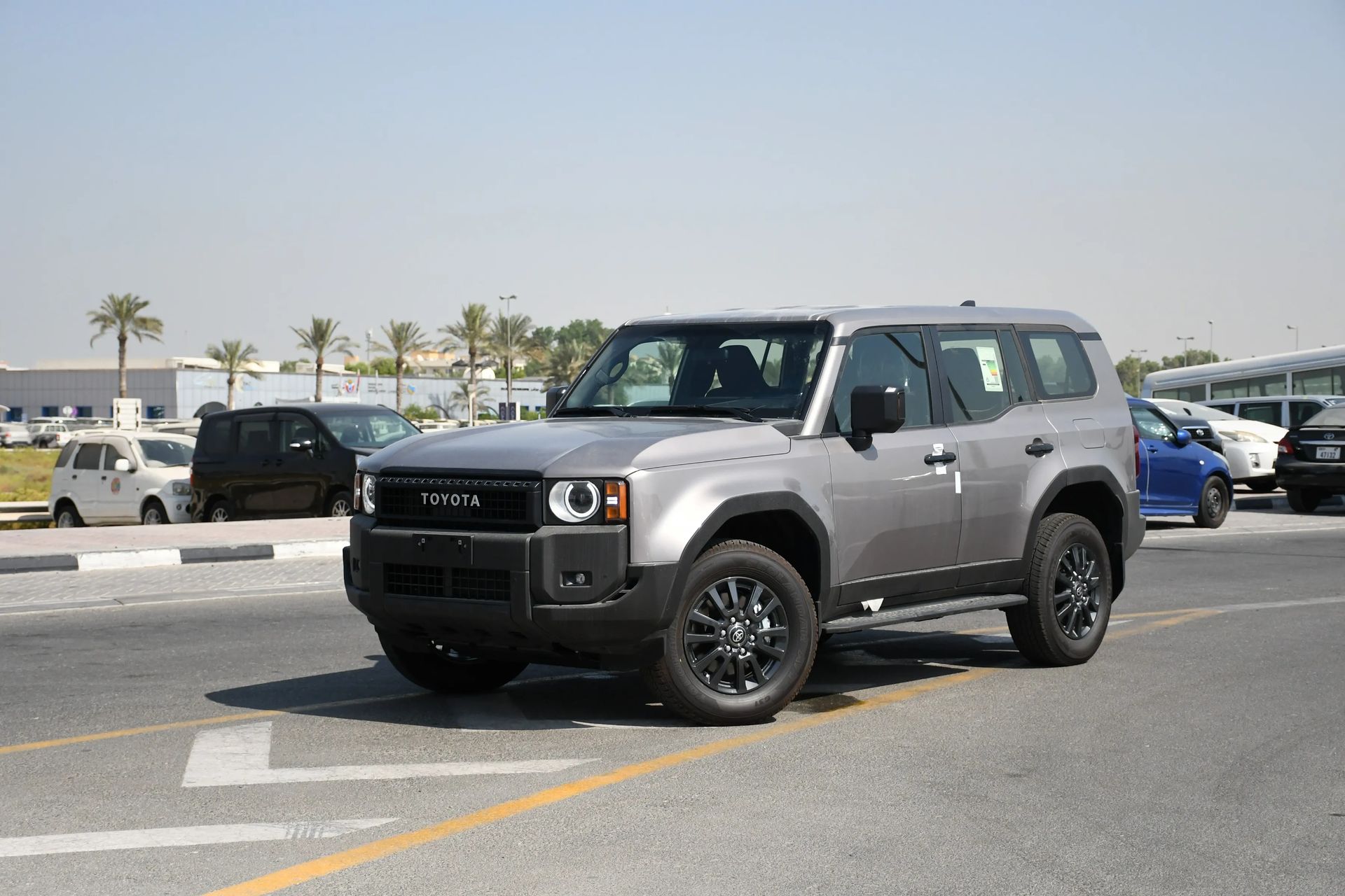 2024 Toyota Prado photo 2