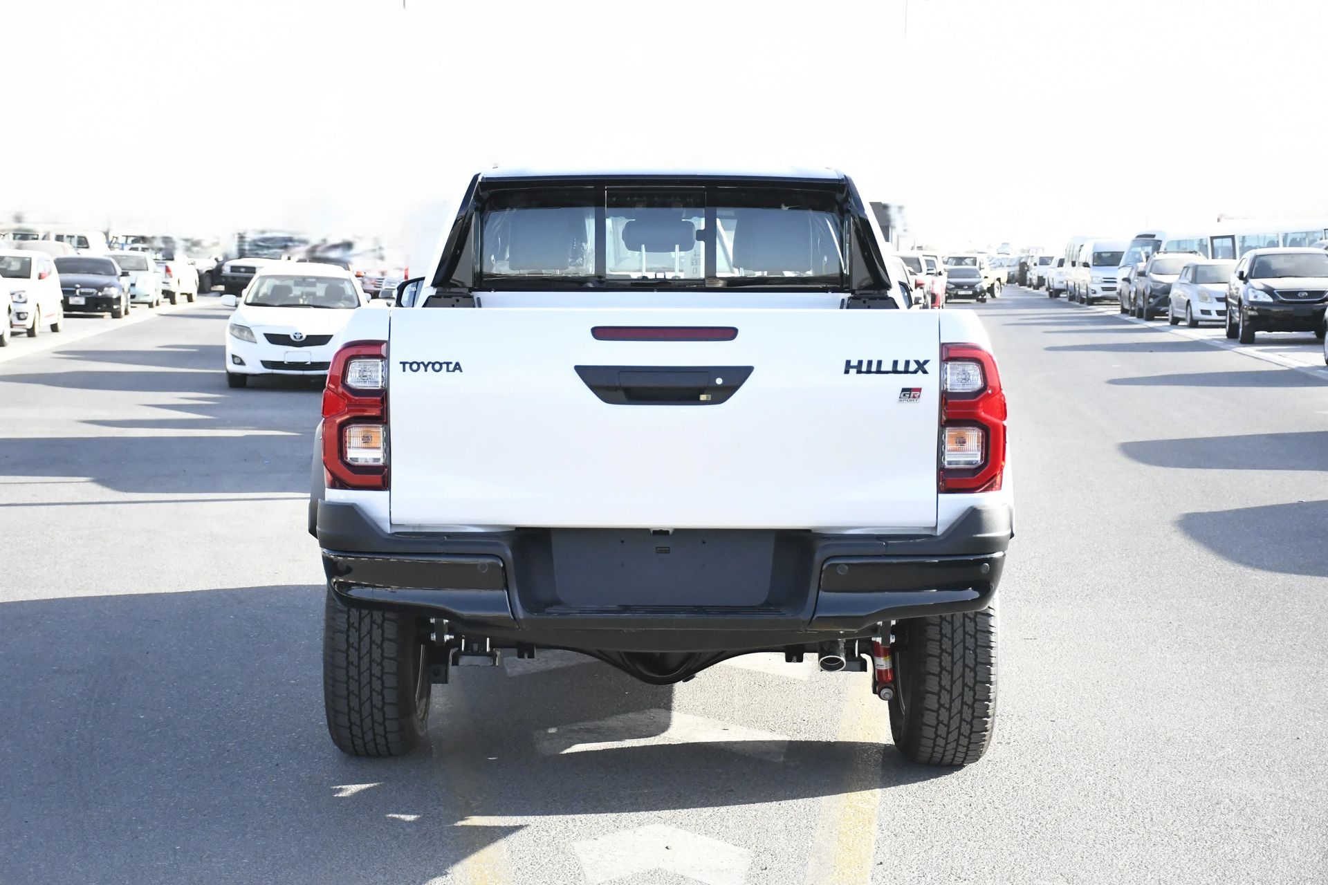 2026 Toyota Hilux photo 3