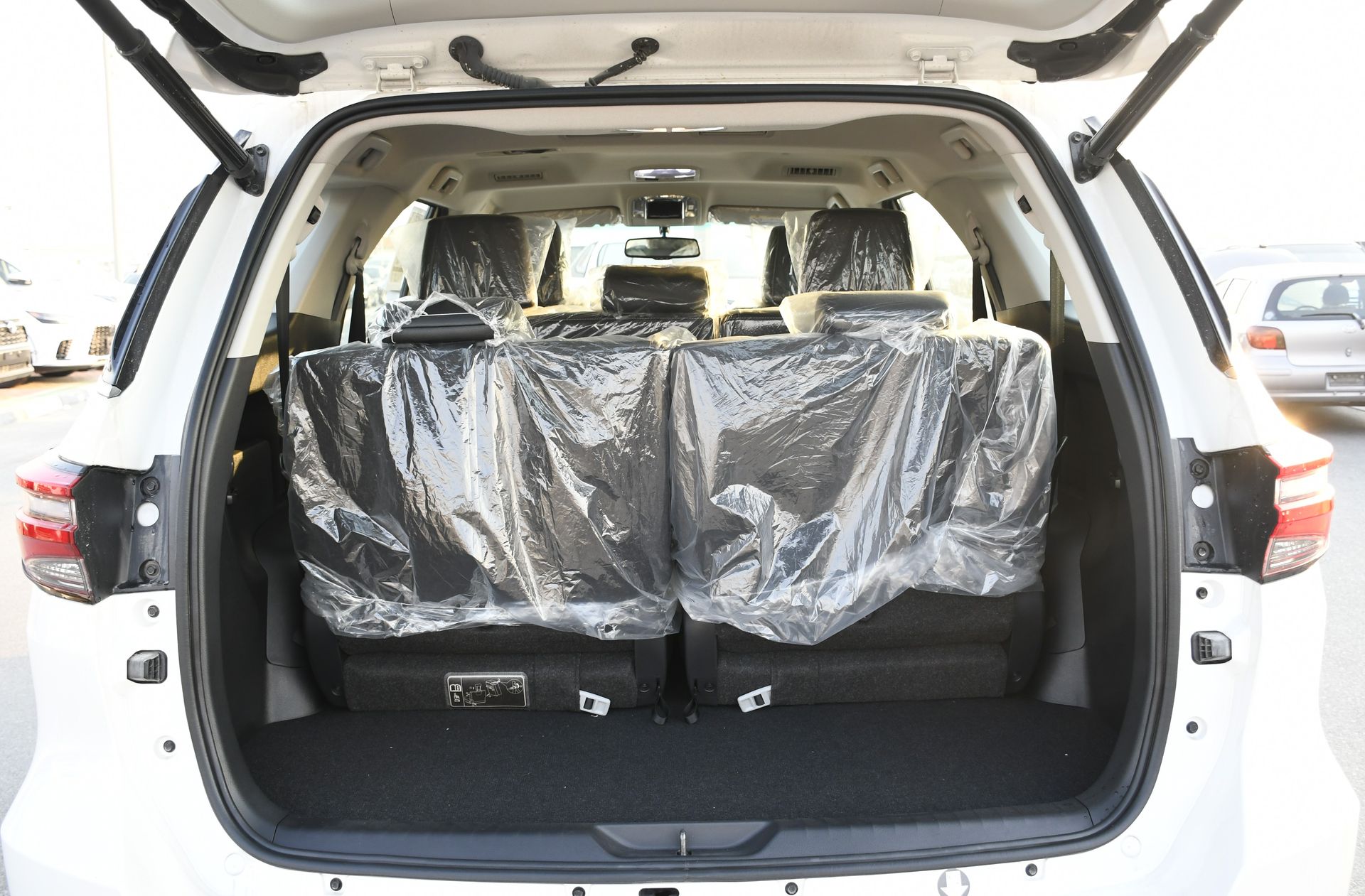 2025 Toyota Fortuner photo 3