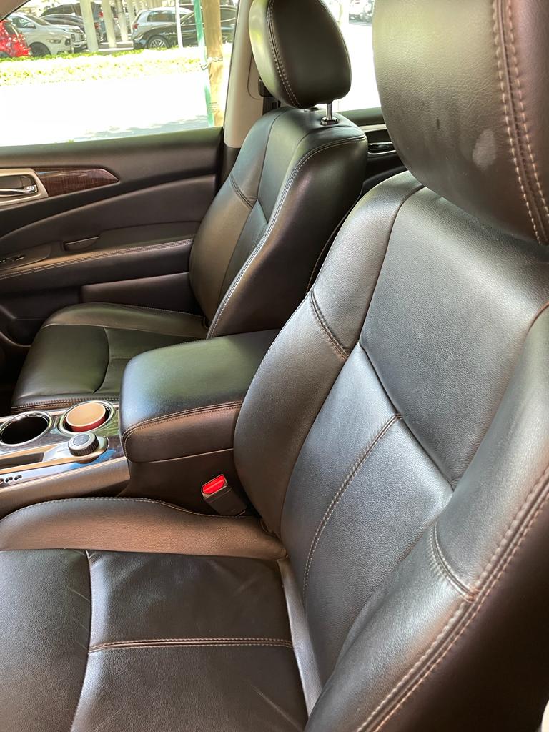 2014 Nissan Pathfinder photo 2