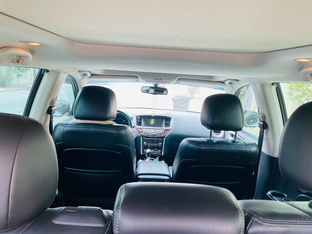 2014 Nissan Pathfinder photo 3