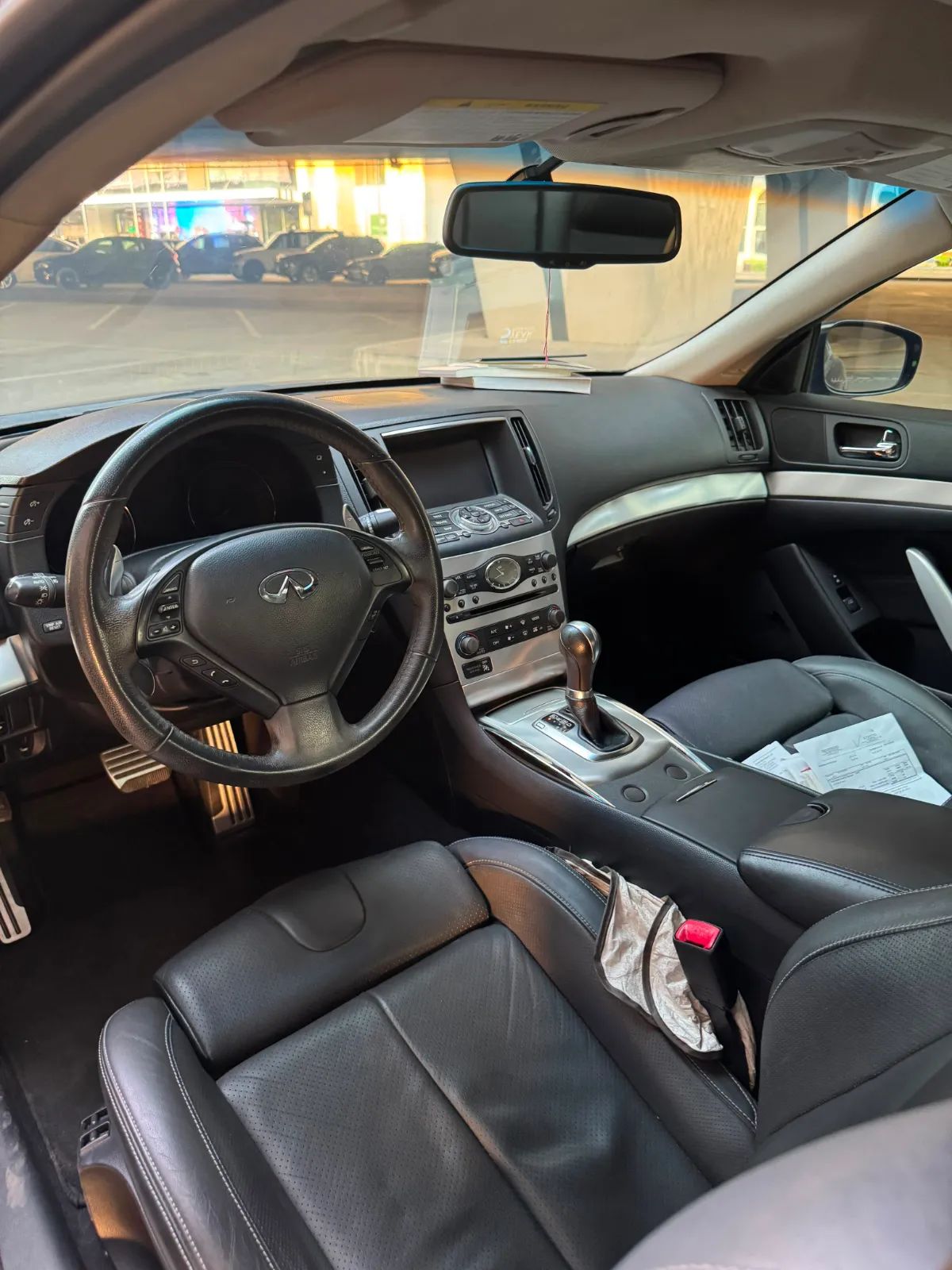 2015 Infiniti Q60 photo 4