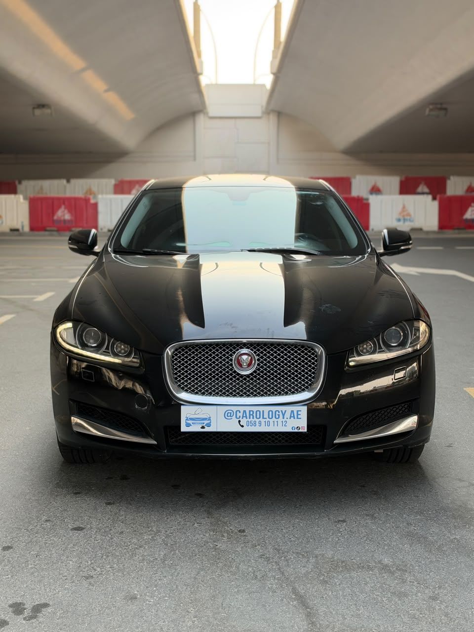 2015 Jaguar XF photo 2