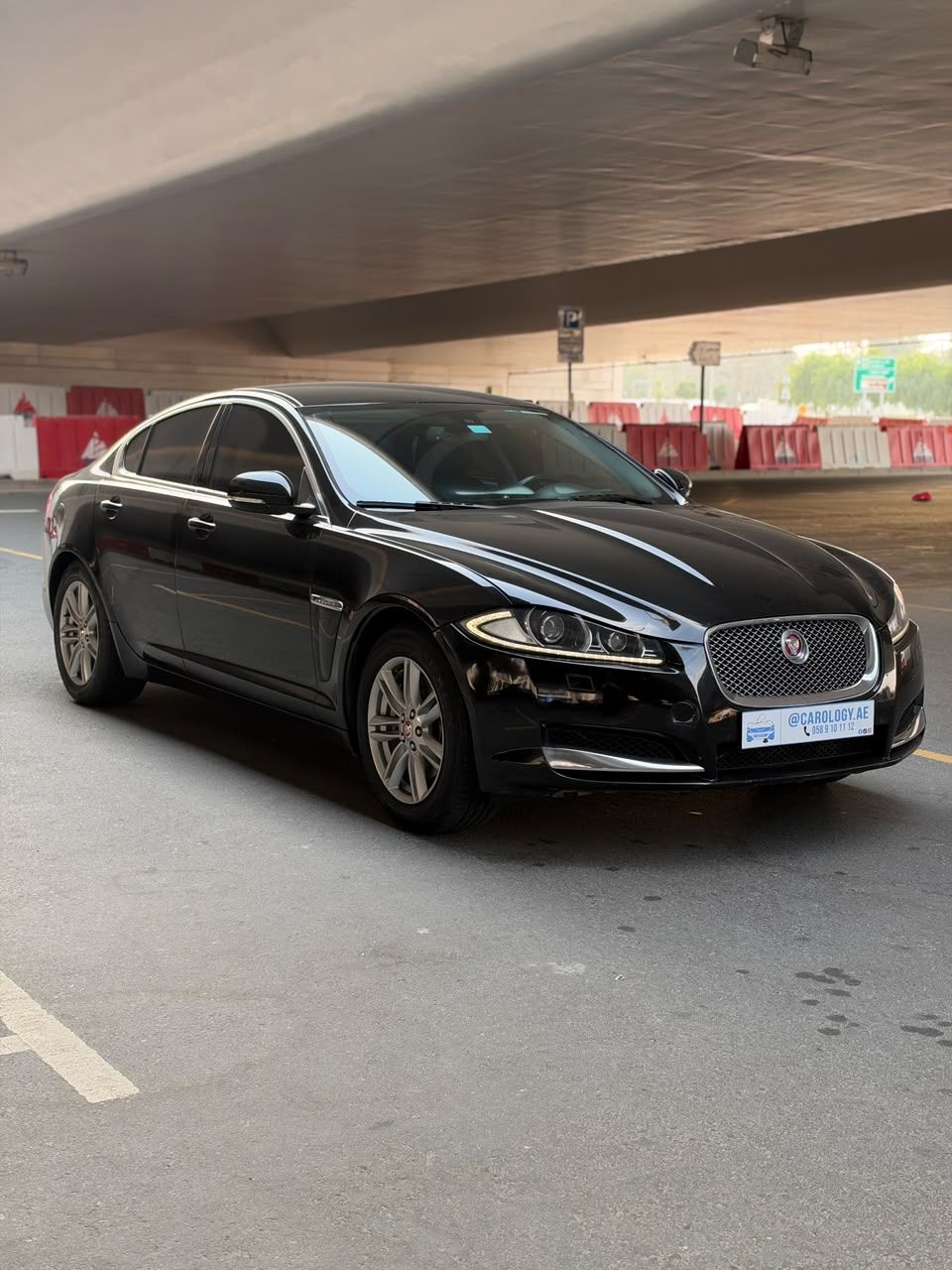 2015 Jaguar XF photo 4
