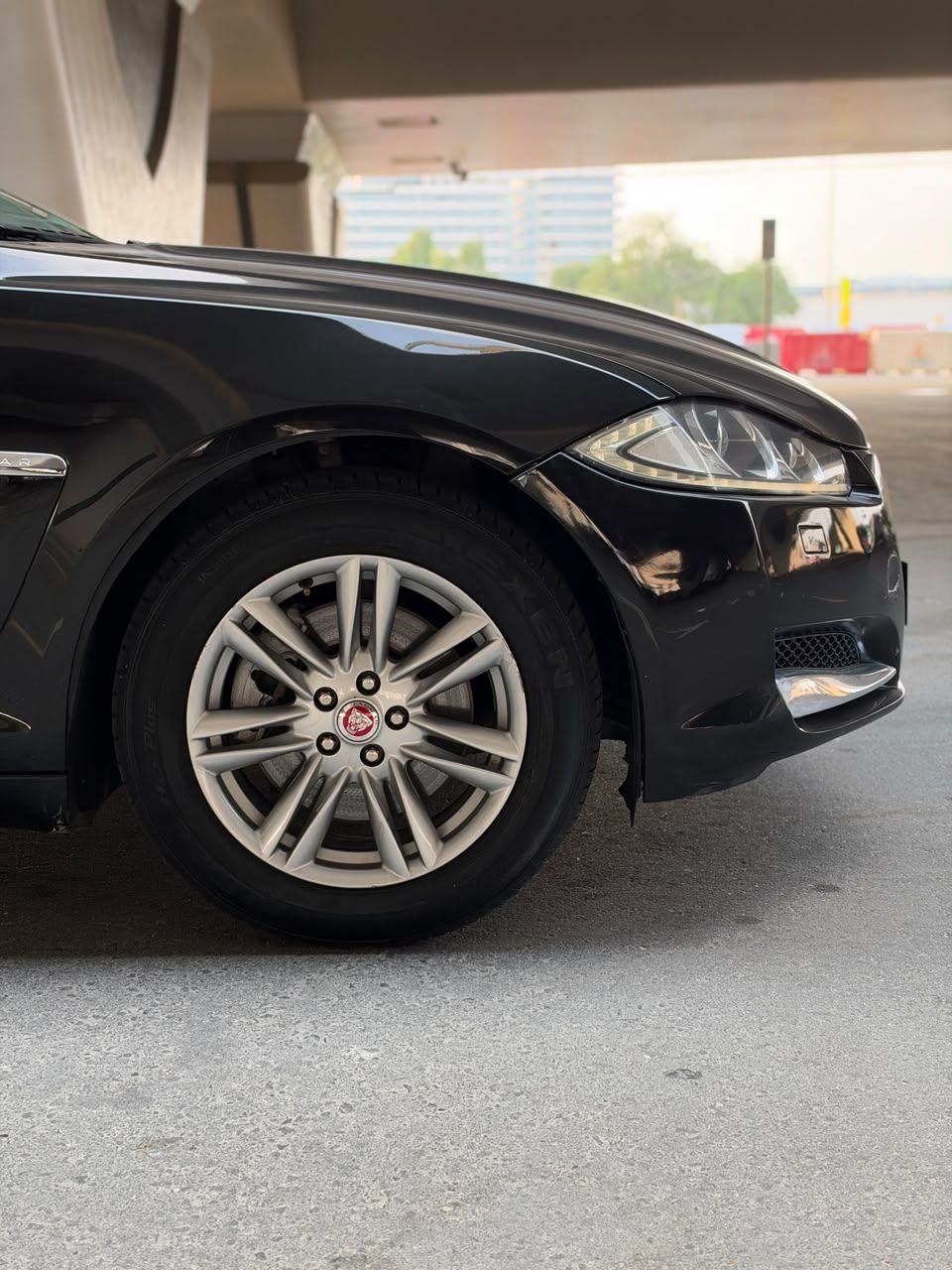 2015 Jaguar XF photo 5
