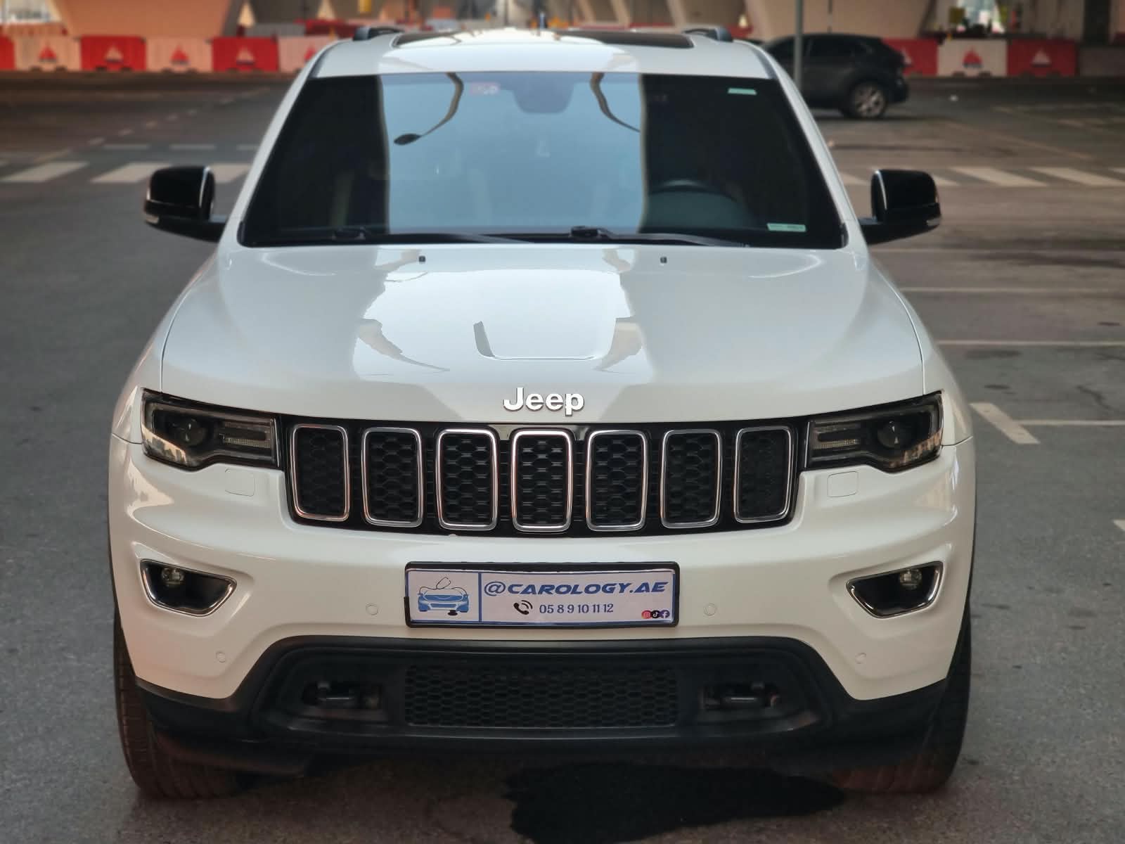 2017 Jeep Grand Cherokee photo 2