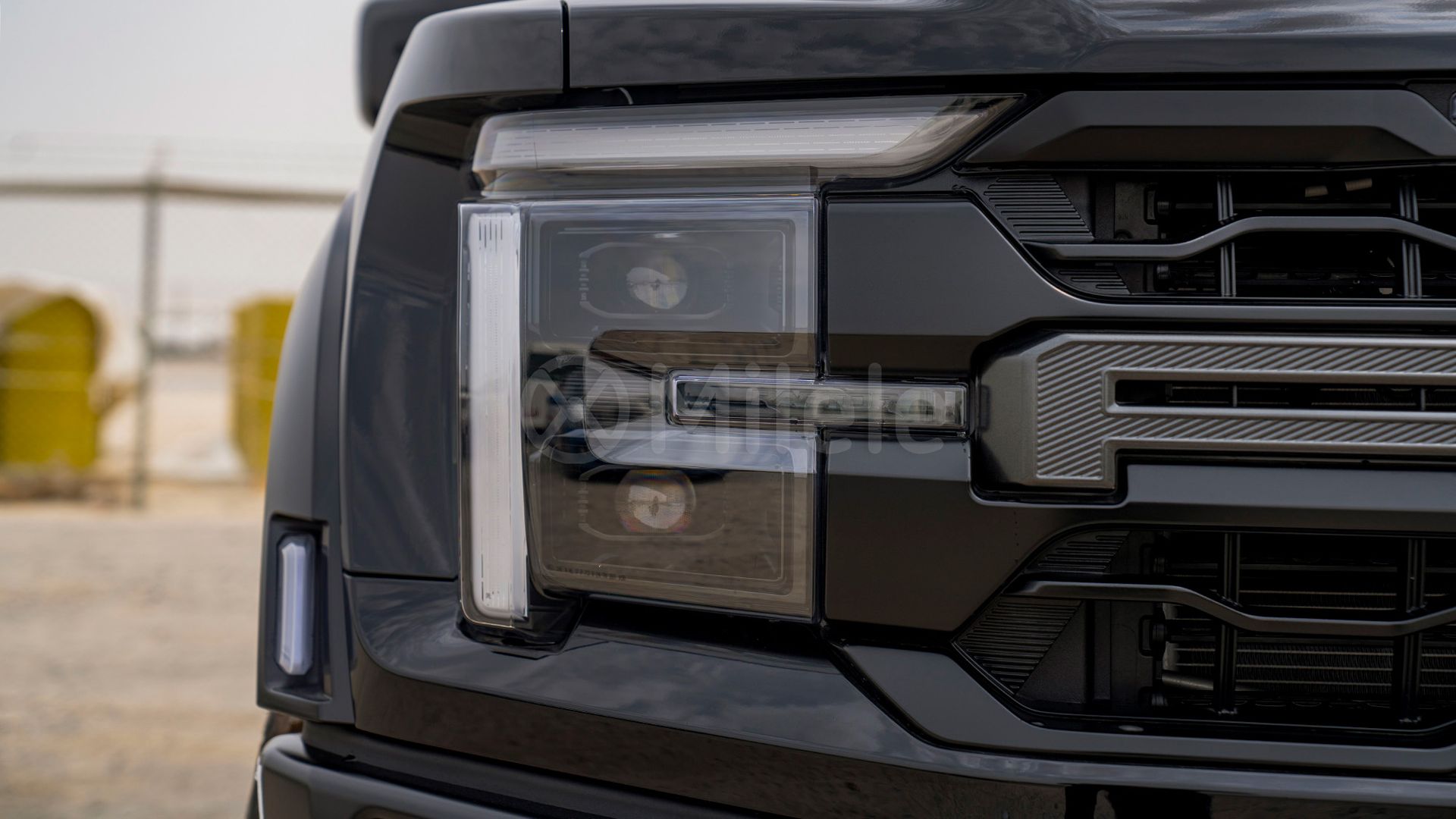 2025 Ford F-150 photo 2