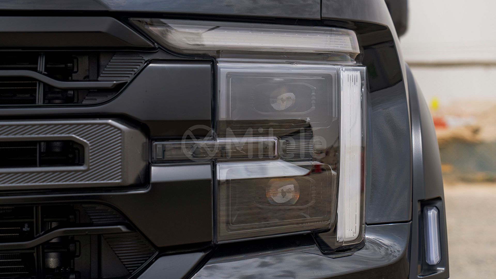 2025 Ford F-150 photo 3