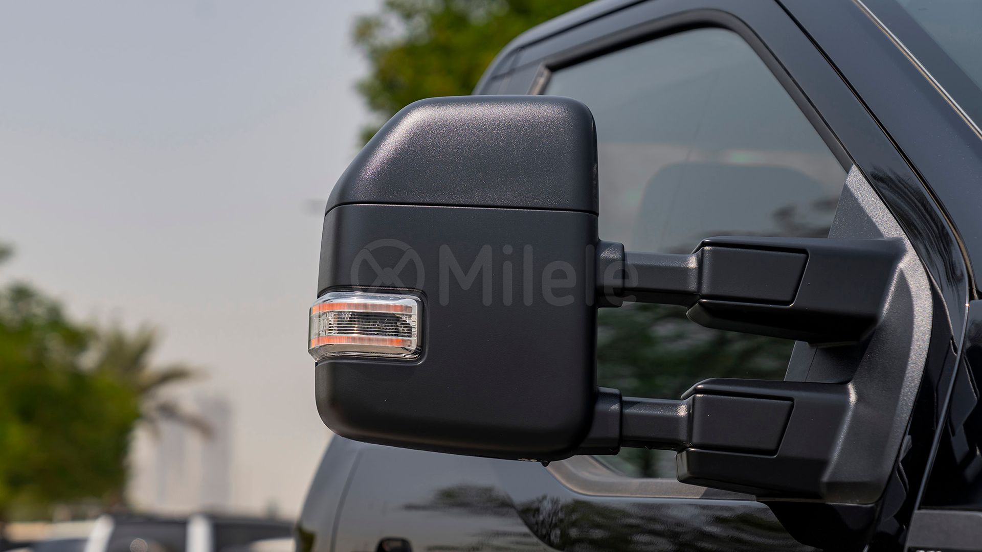 2025 Ford F-550 photo 4
