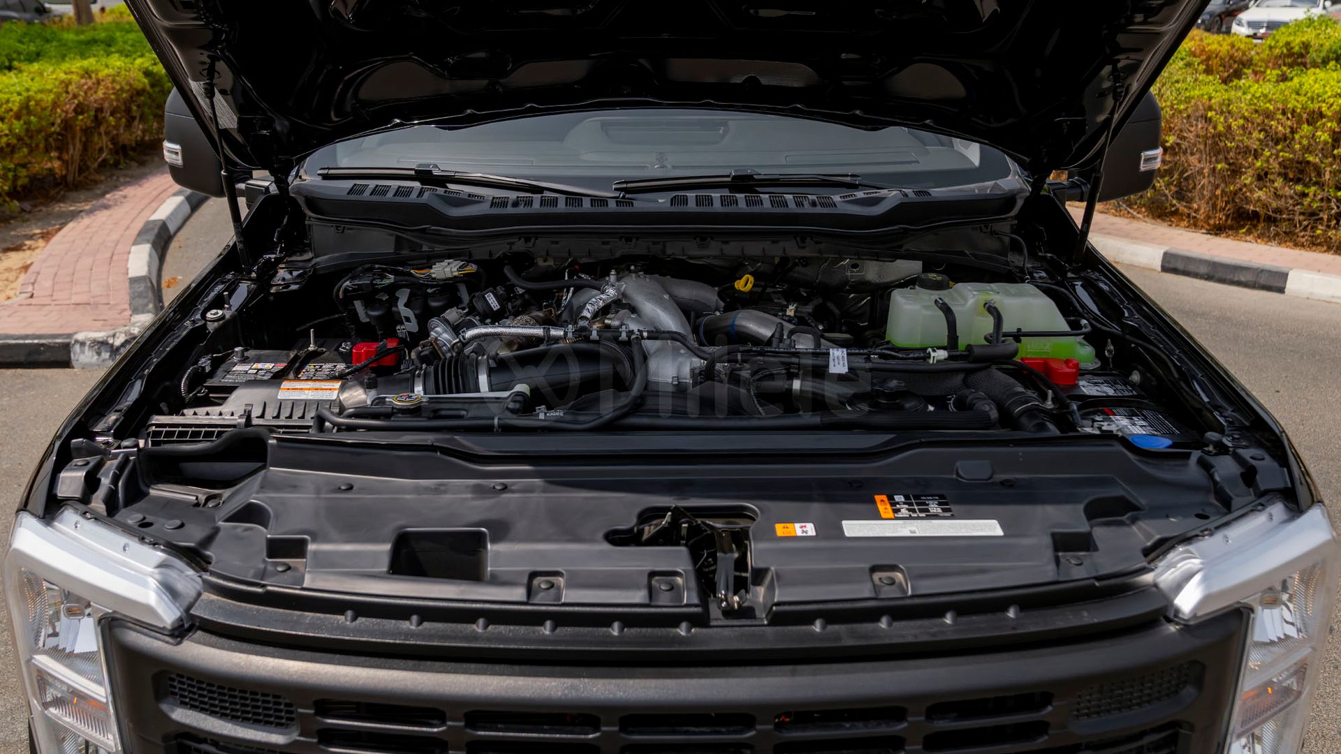 2025 Ford F-550 photo 5