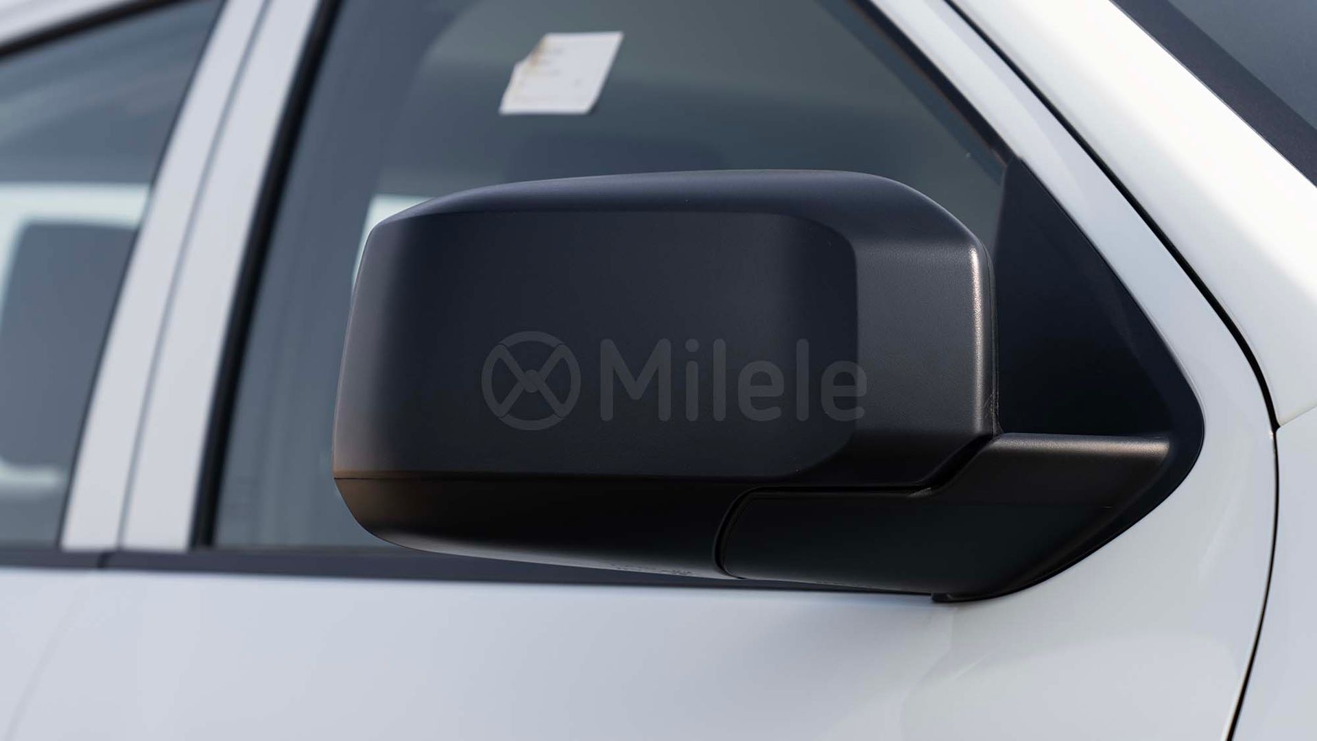 2027 Mitsubishi L200 photo 2