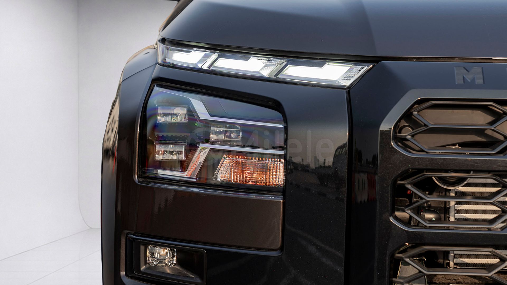 2027 Mitsubishi L200 photo 2