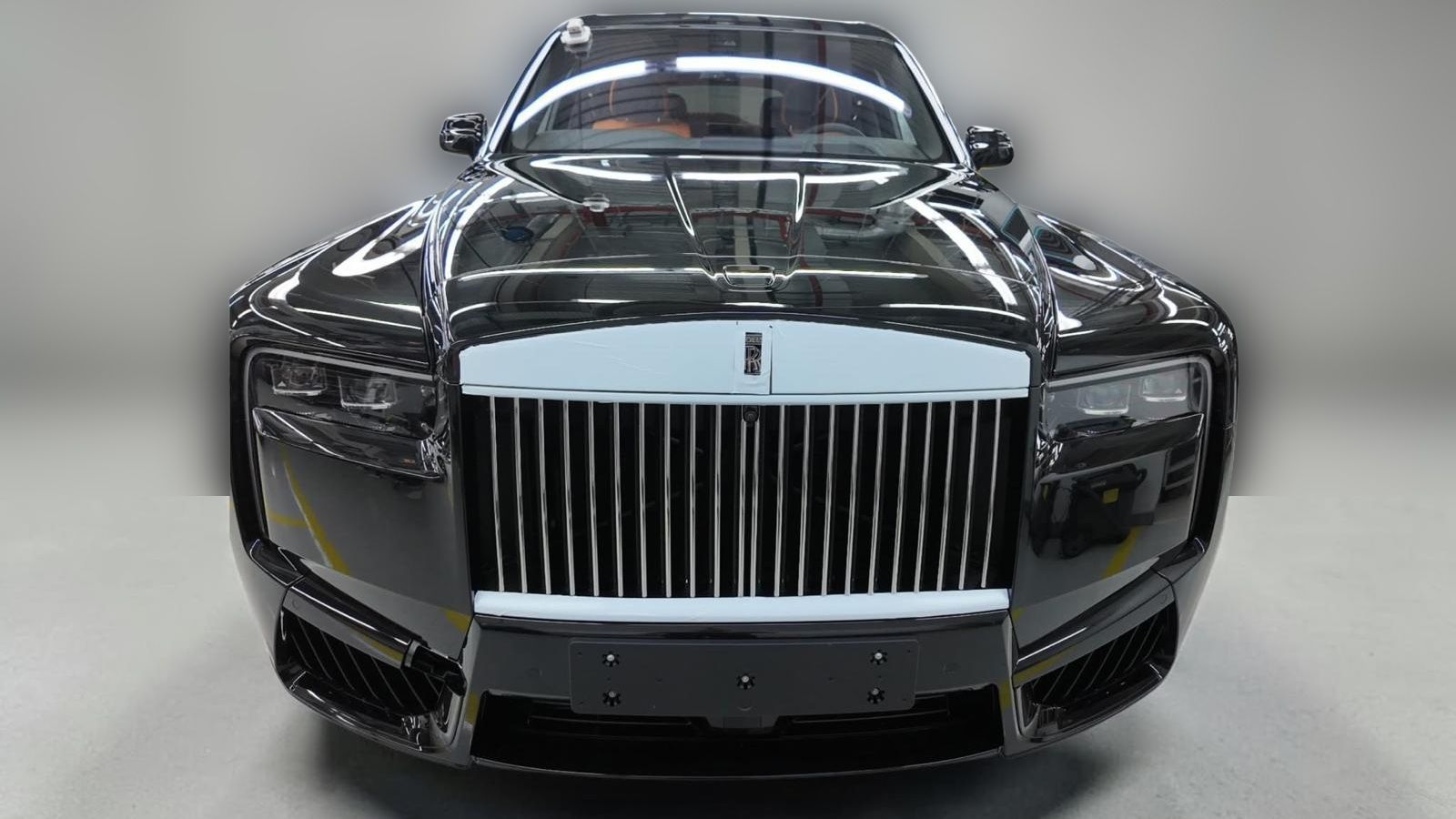 2027 Rolls-Royce Cullinan photo 3