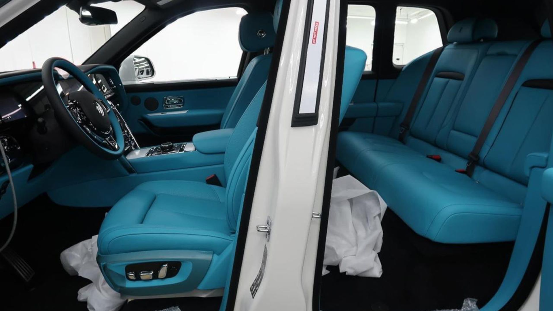 2026 Rolls-Royce Cullinan photo 2