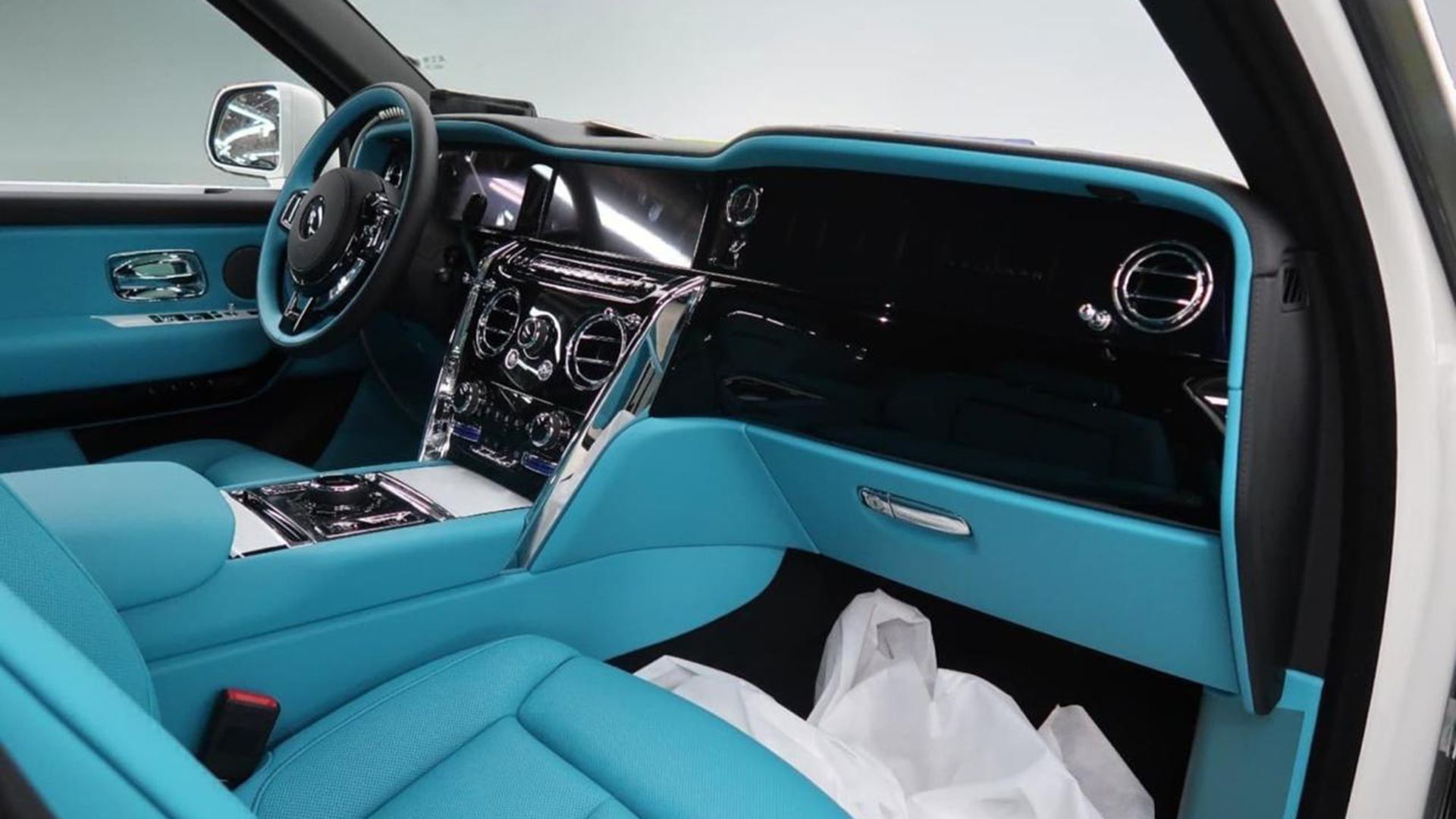 2026 Rolls-Royce Cullinan photo 3
