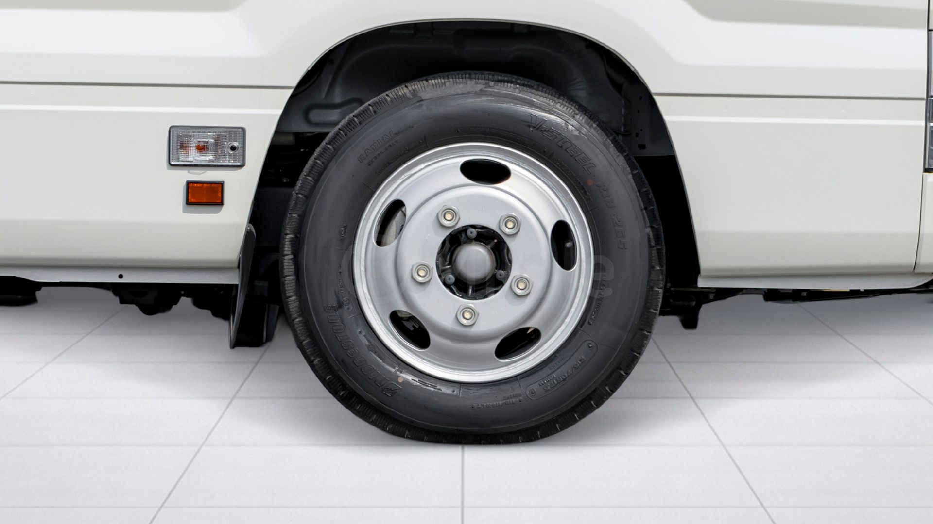 2026 Toyota COASTER photo 4