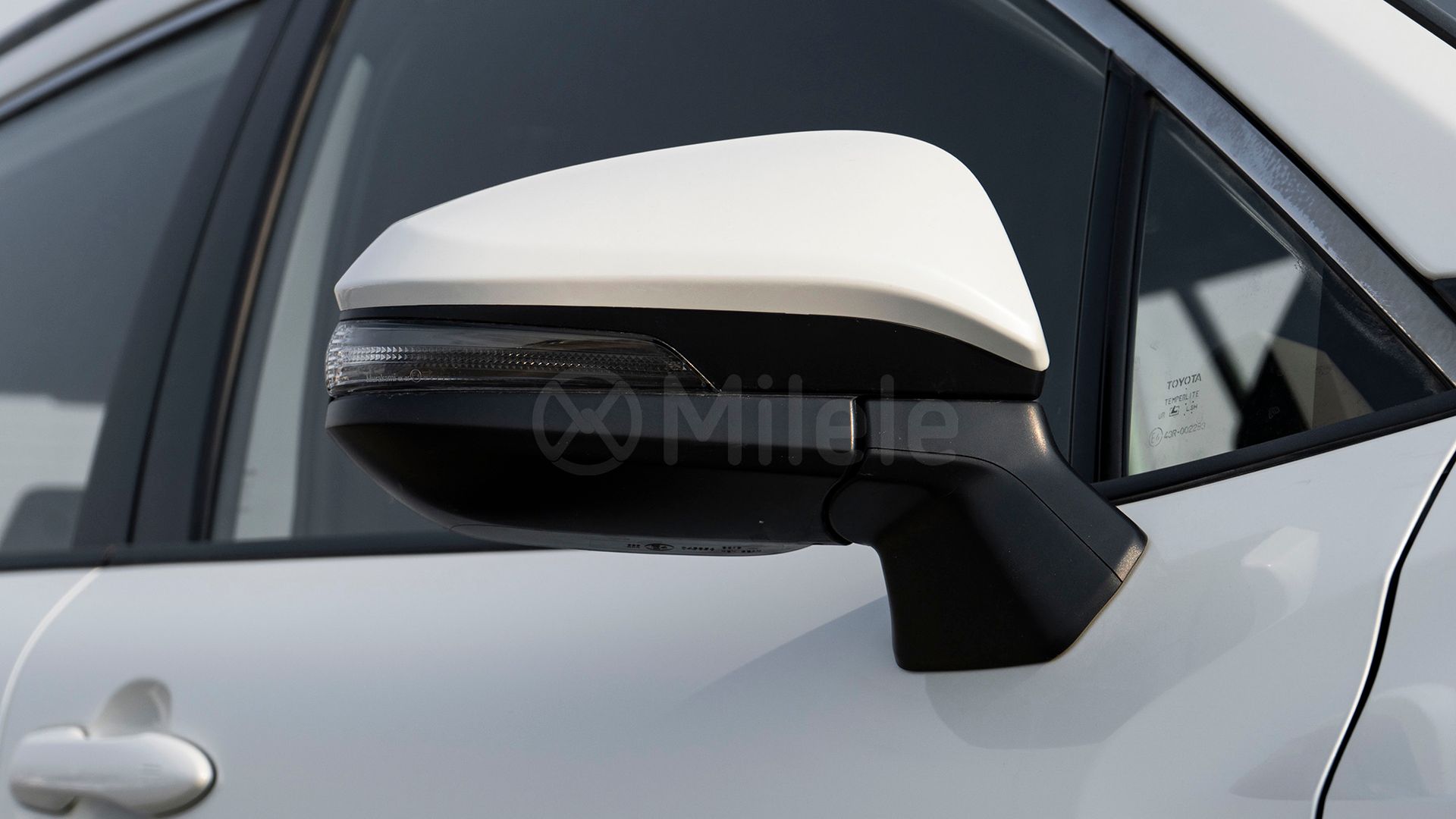 2025 Toyota Corolla photo 2