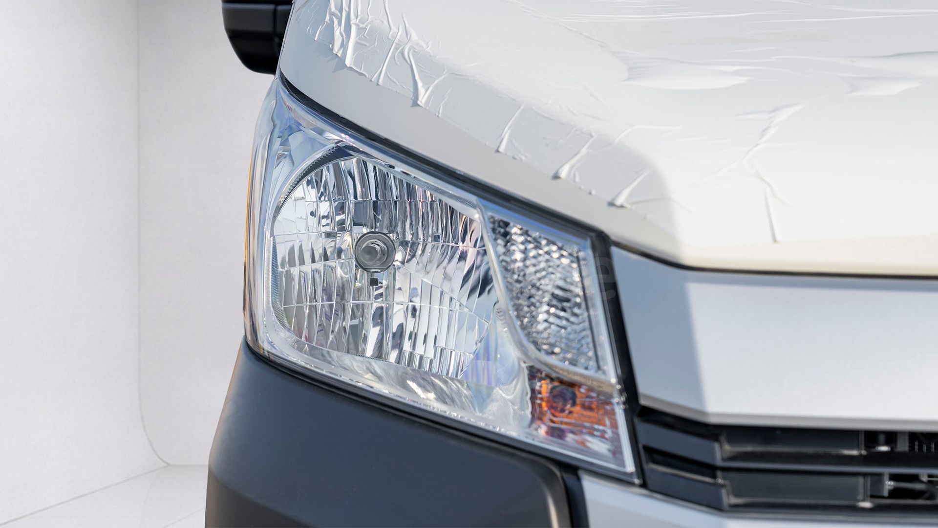 2026 Toyota Hiace photo 2