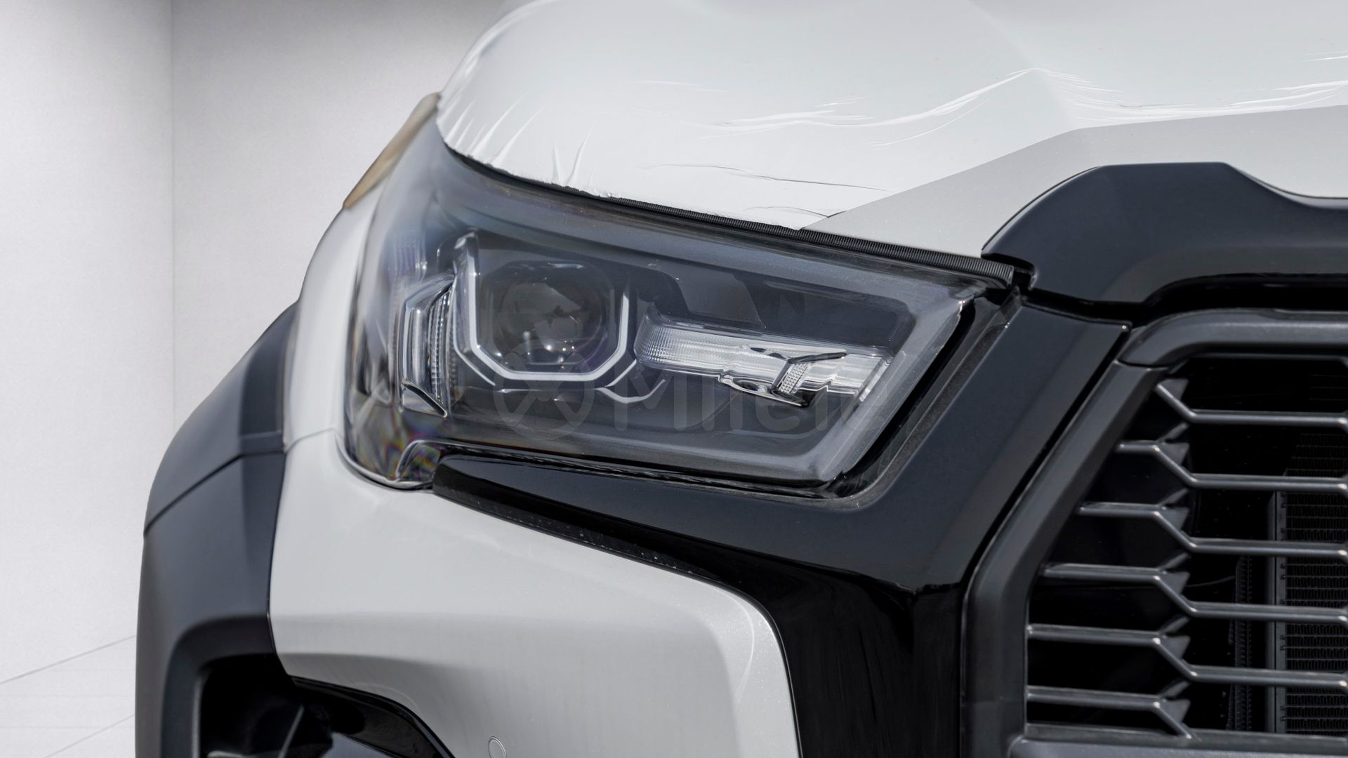 2026 Toyota Hilux photo 3