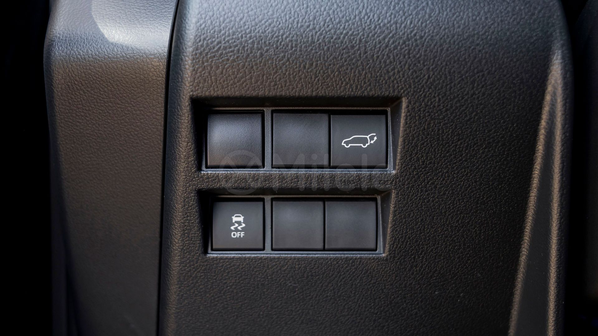 2026 Toyota Land Cruiser photo 5