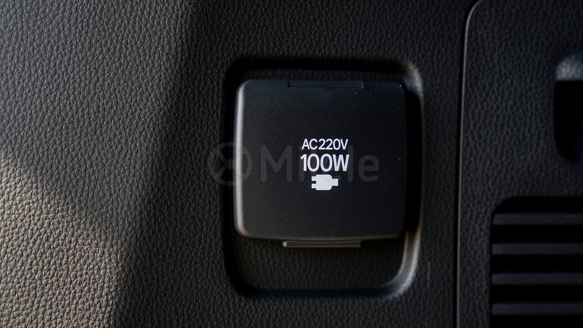 2025 Toyota Land Cruiser photo 3
