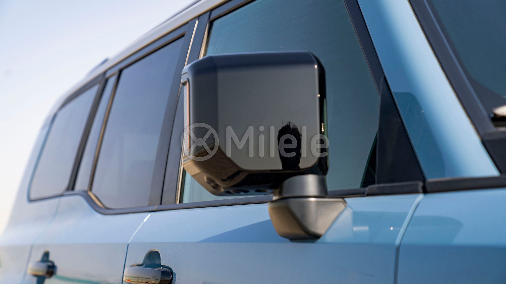 2024 Toyota Prado photo 3