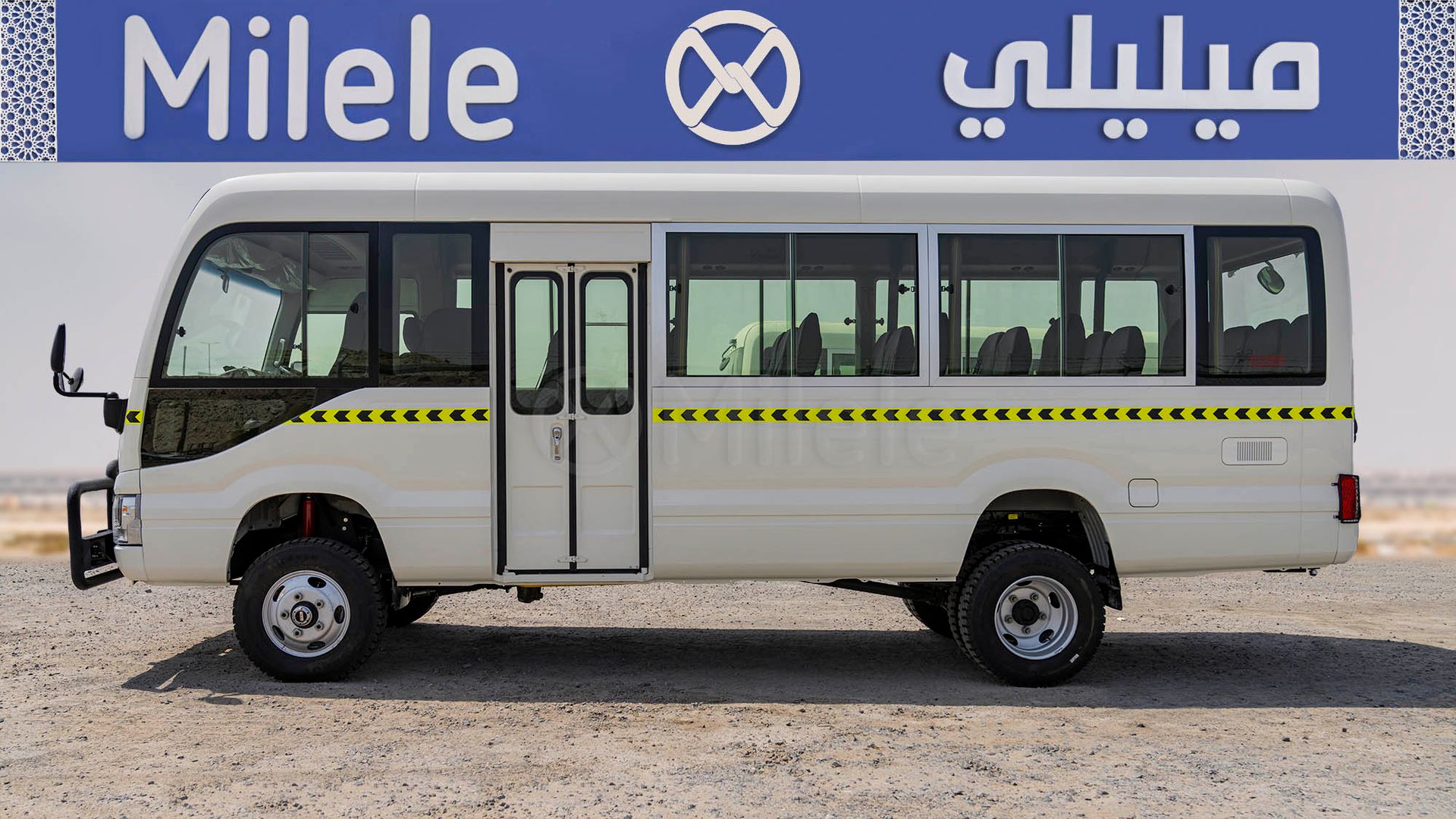 2025 Toyota COASTER photo 3