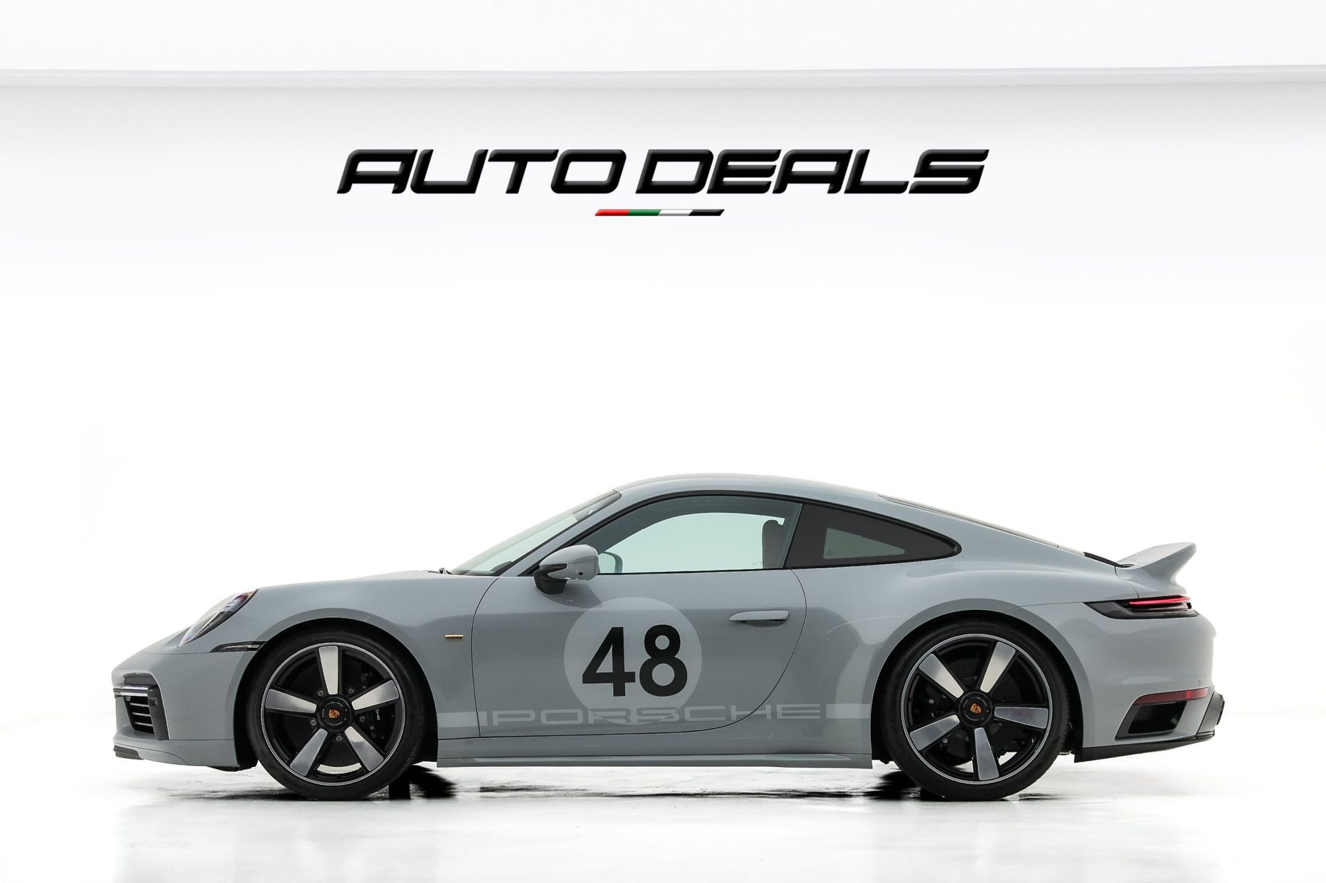 2023 Porsche 911 photo 2