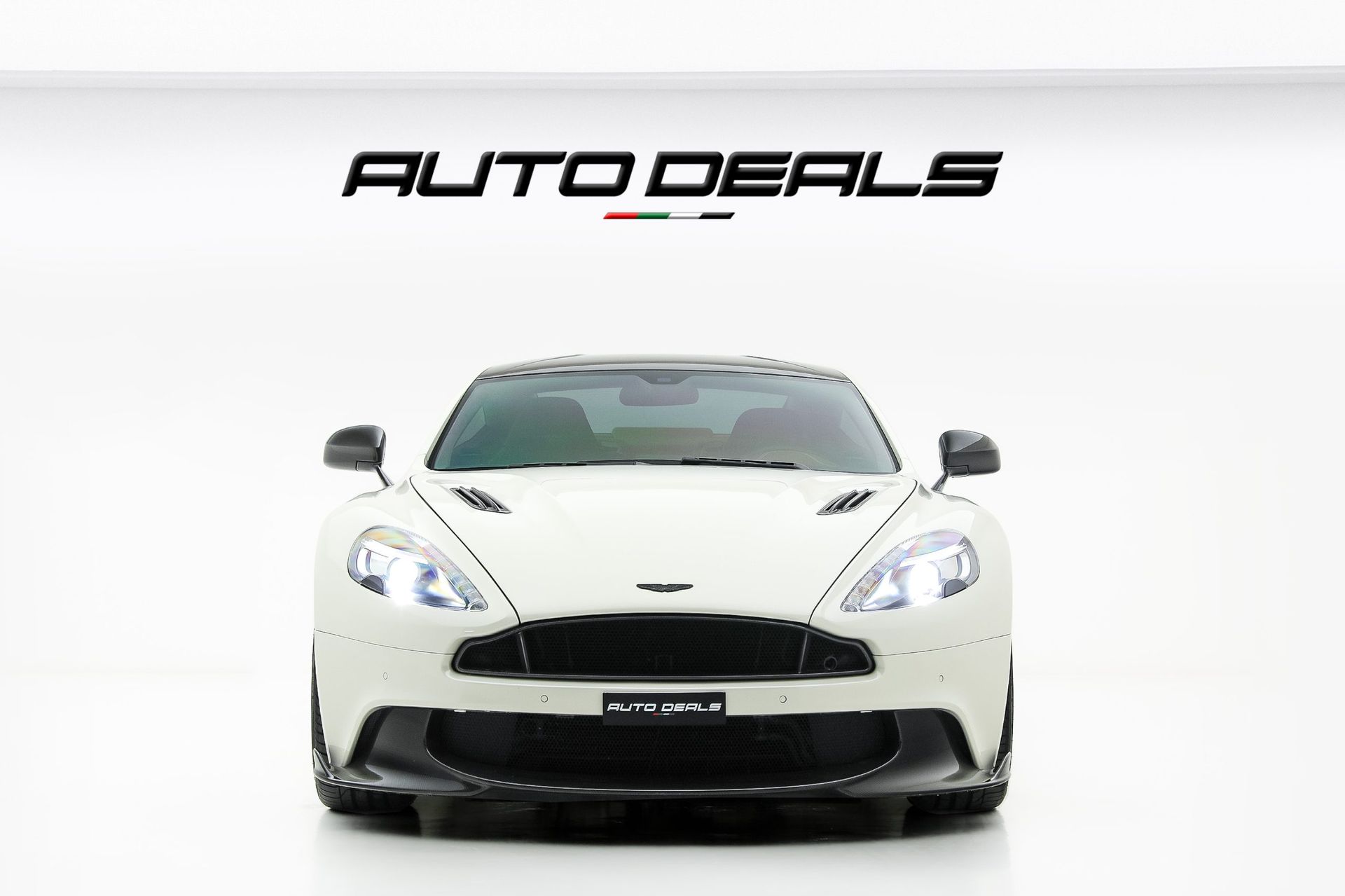 2018 Aston Martin Vanquish S photo 5