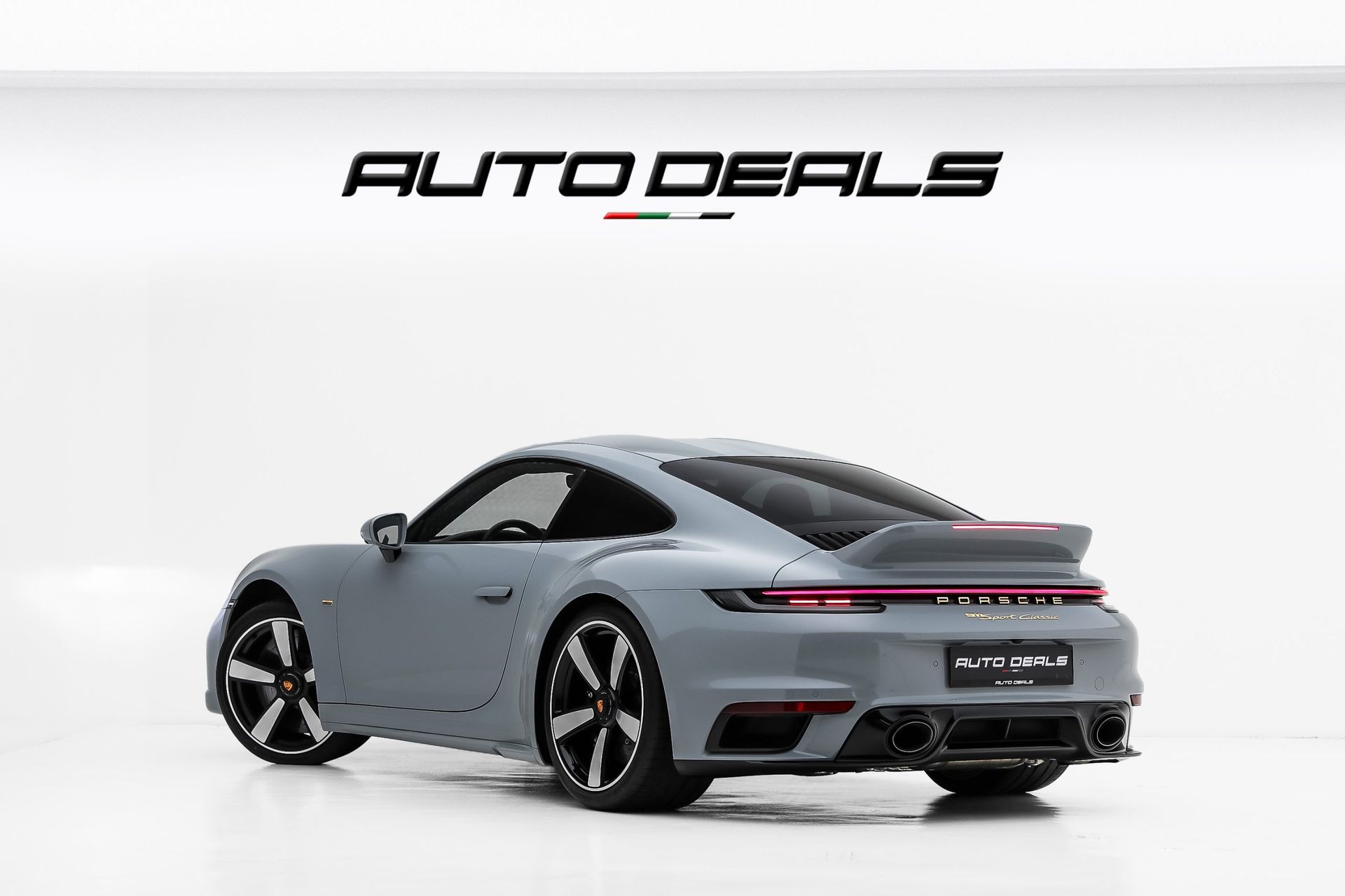2023 Porsche 911 photo 3