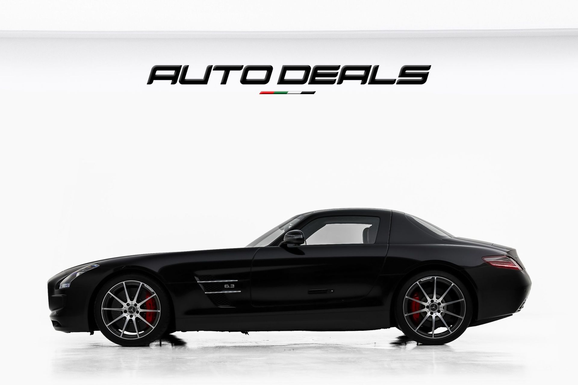 2012 Mercedes-Benz SLS photo 2