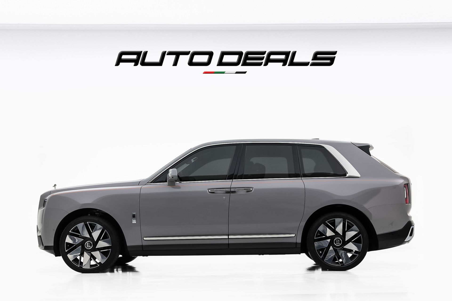 2025 Rolls-Royce Cullinan photo 2