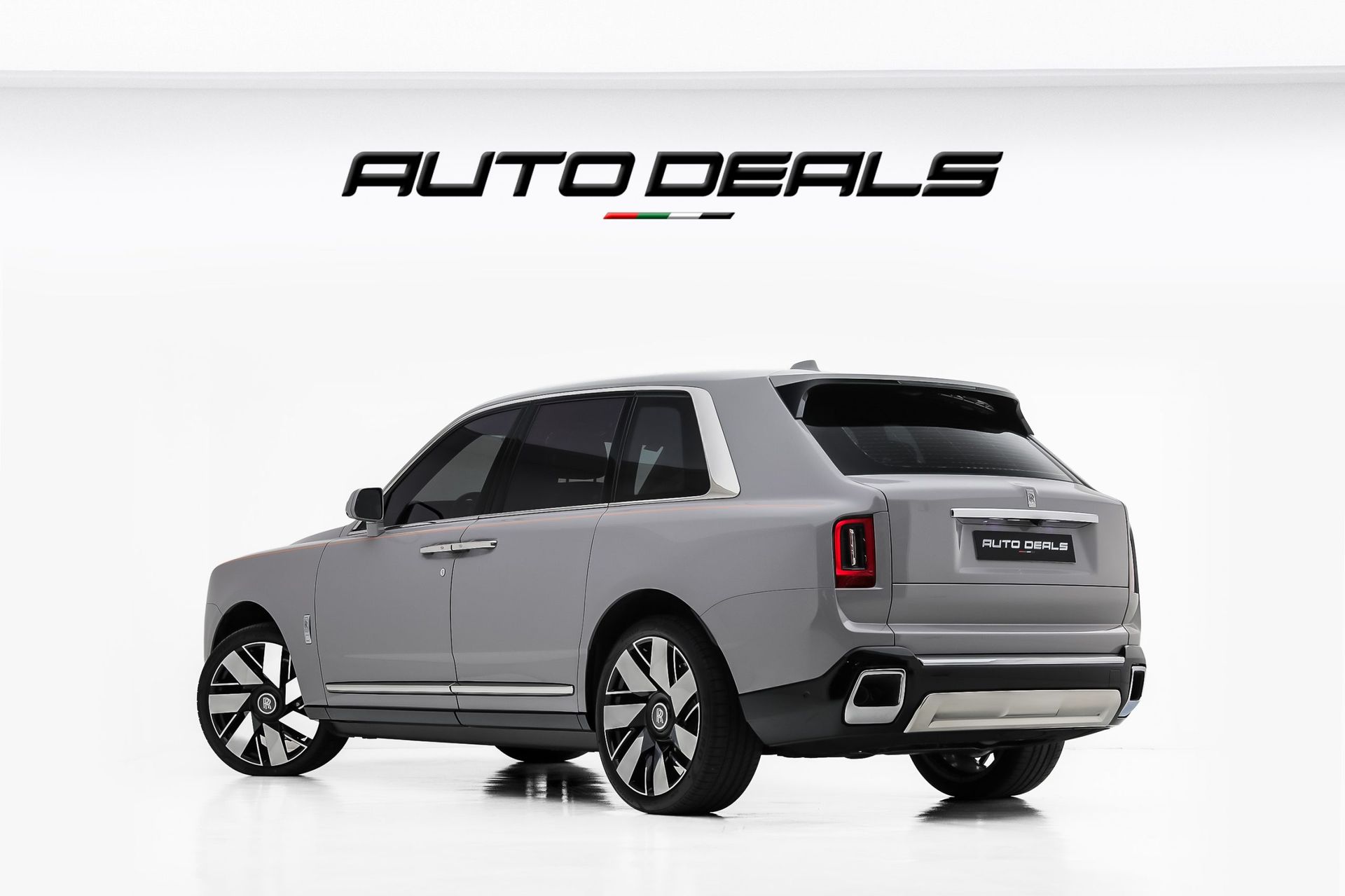 2025 Rolls-Royce Cullinan photo 3