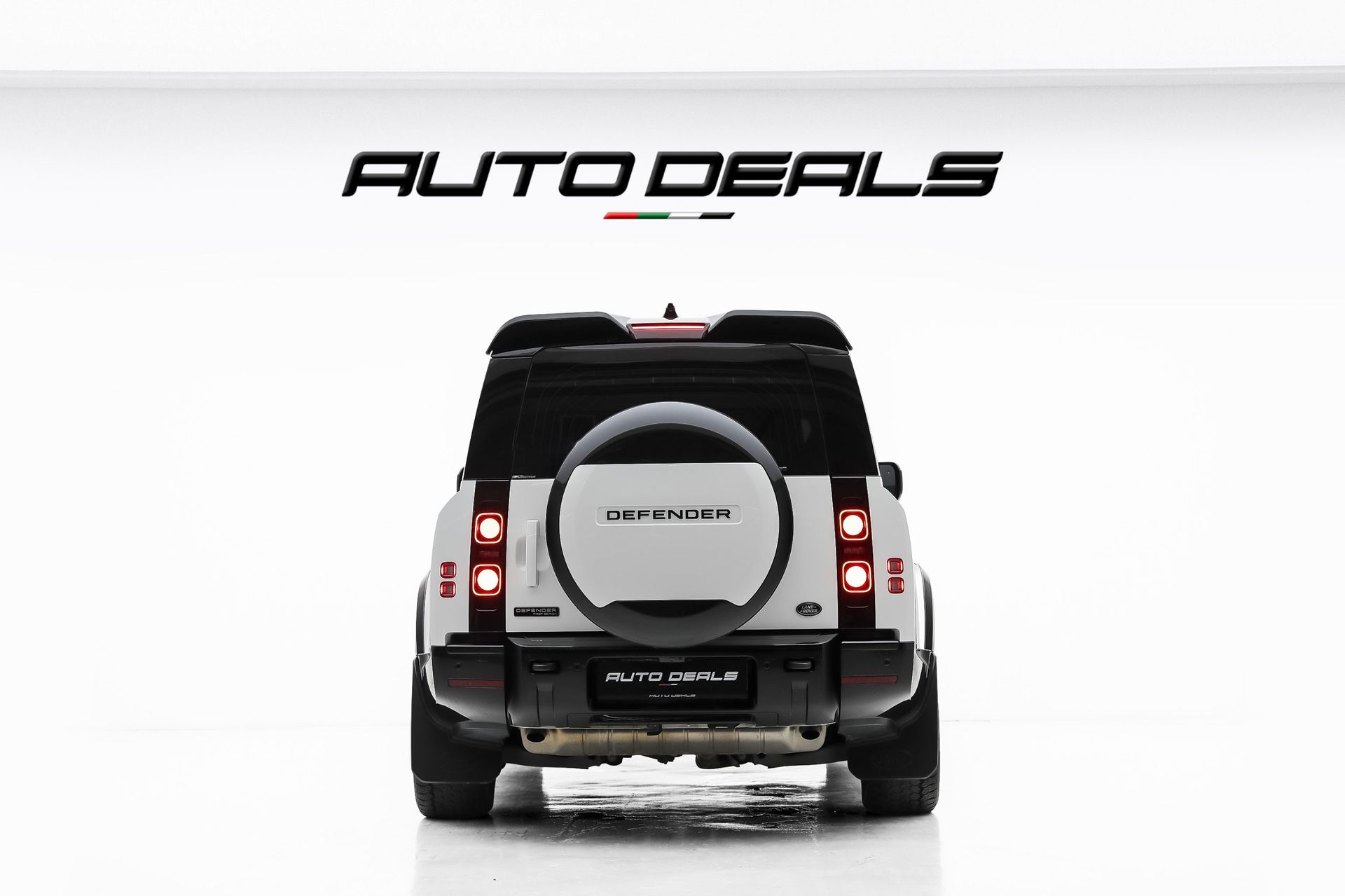 2023 Land Rover Defender photo 4