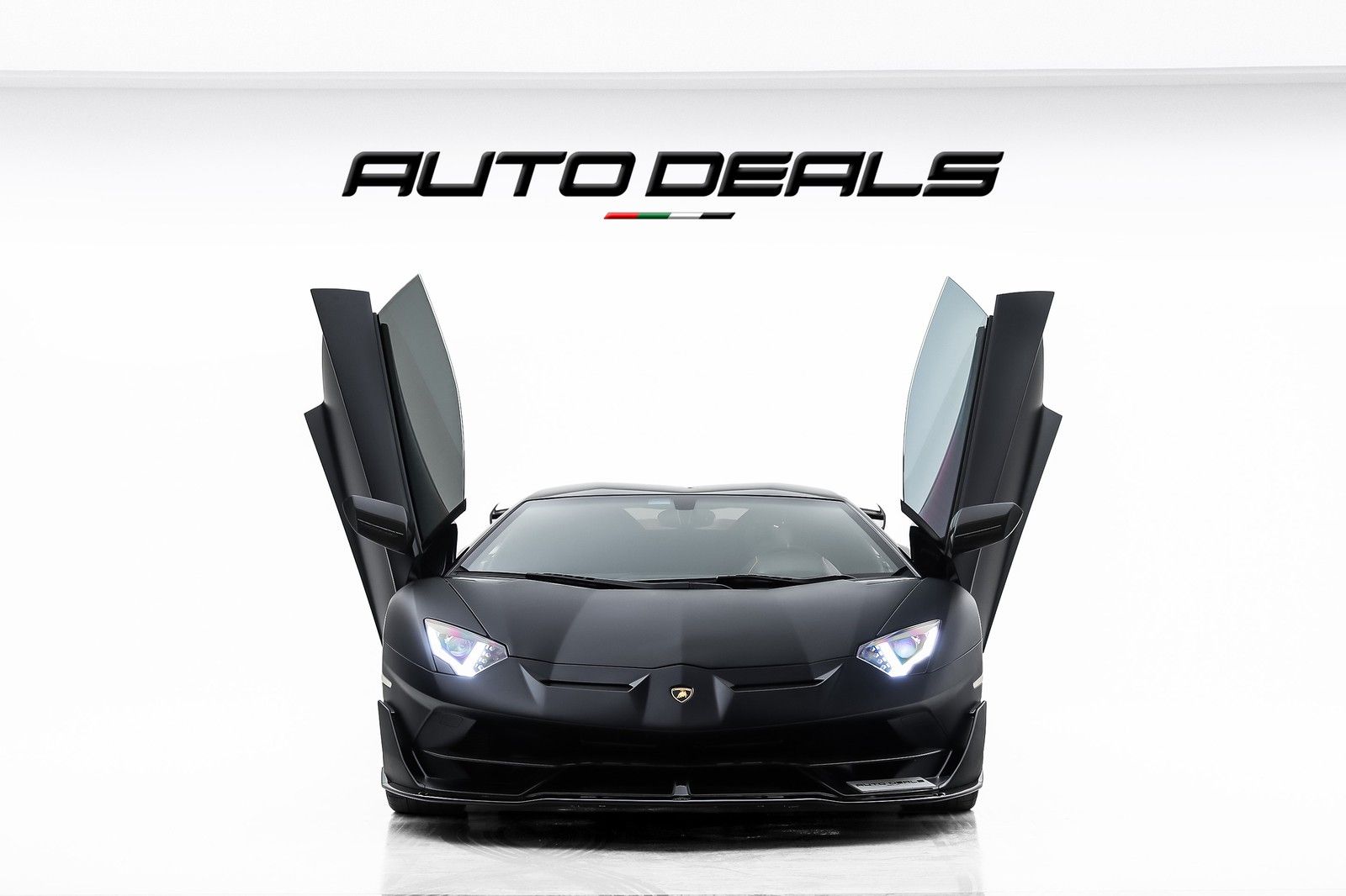 2021 Lamborghini Aventador photo 2