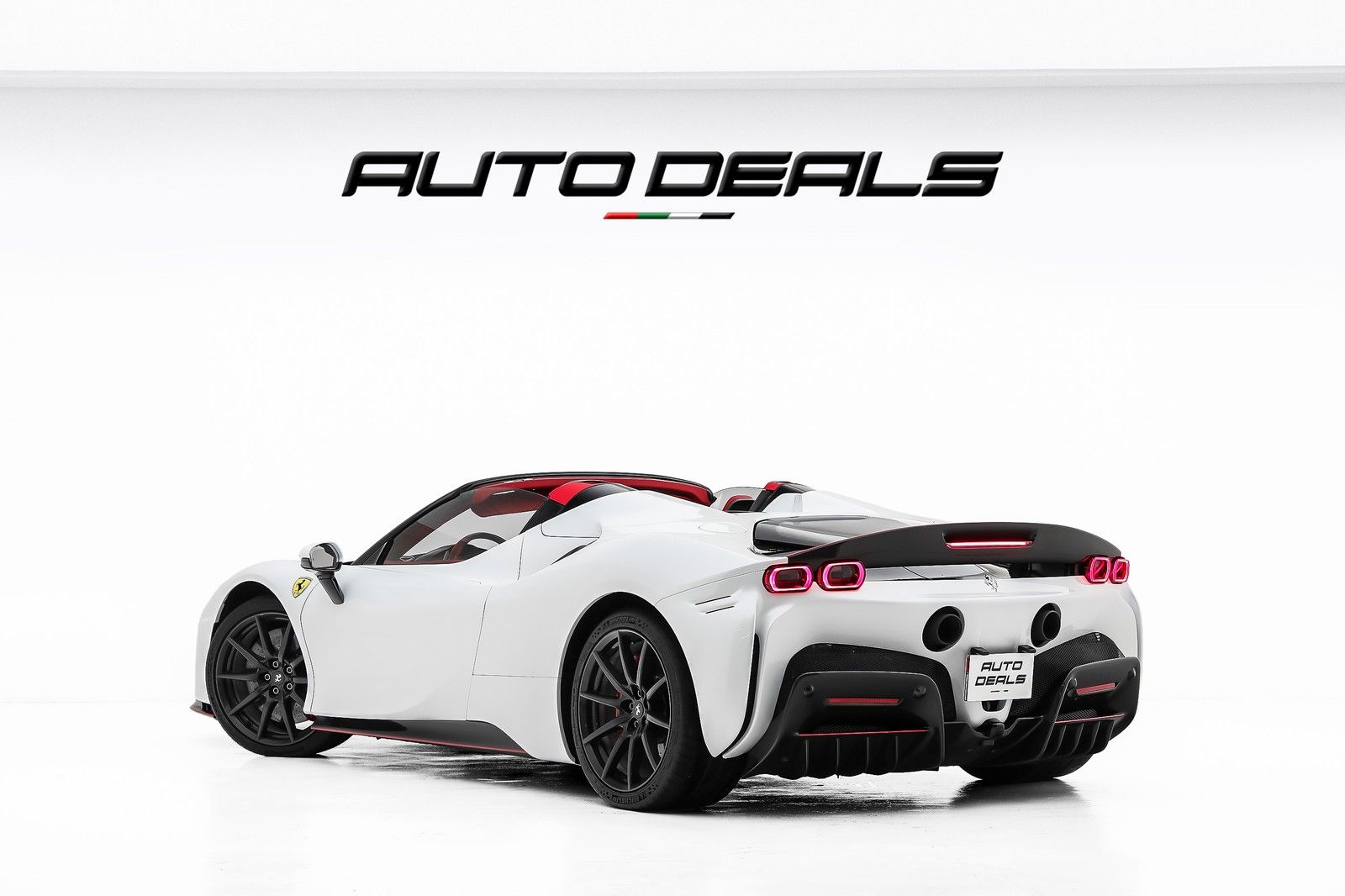 2022 Ferrari SF90 Spider photo 4