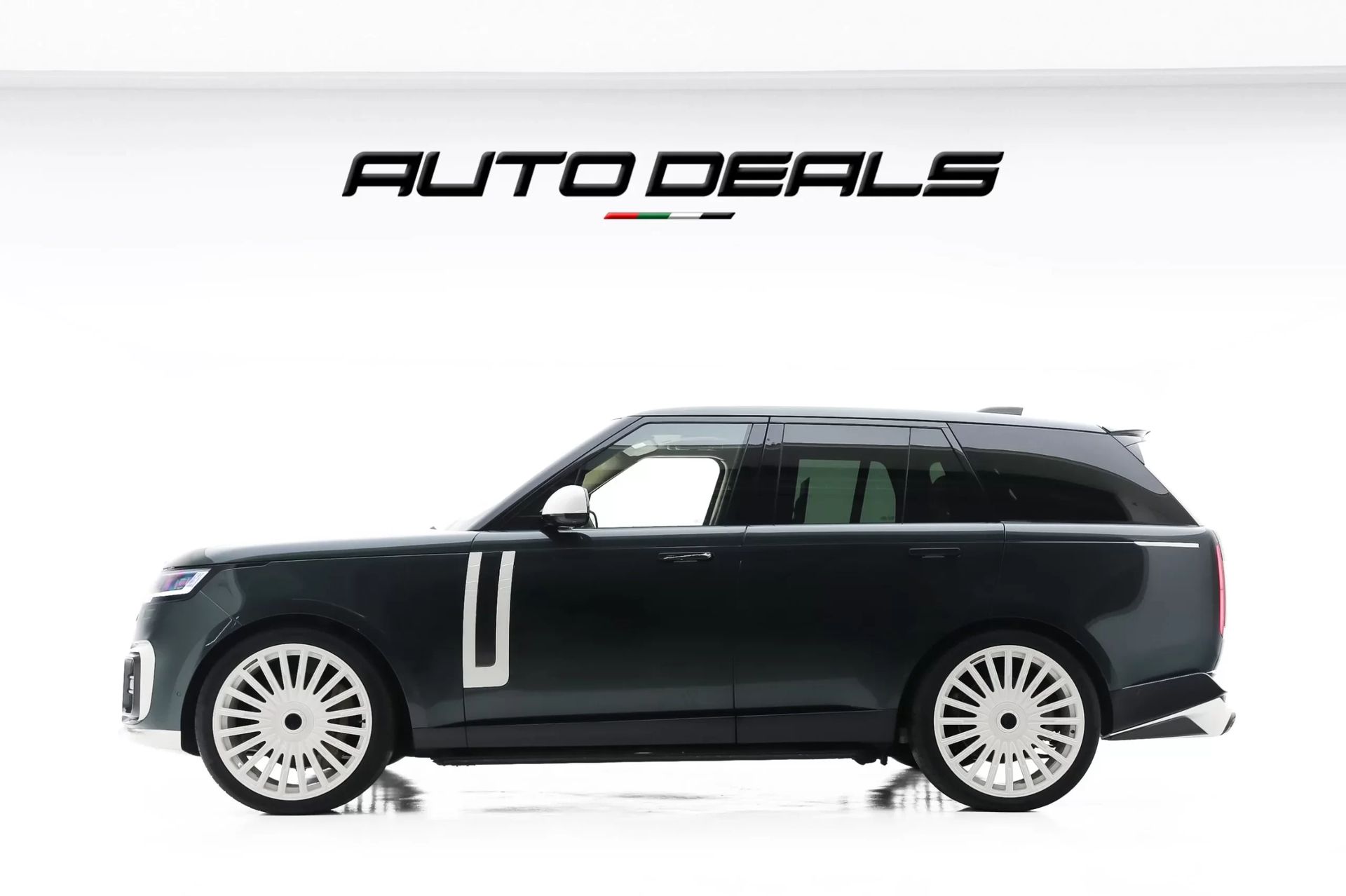 2024 Land Rover Range Rover SV photo 2