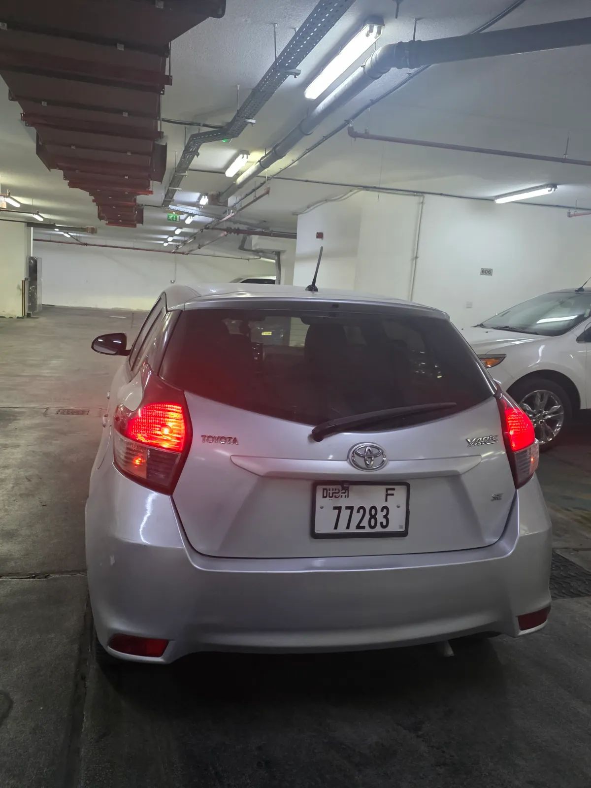 2015 Toyota Yaris photo 2