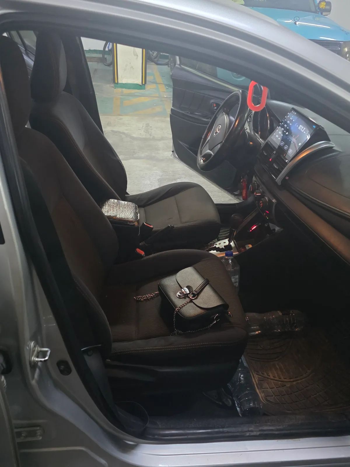 2015 Toyota Yaris photo 5