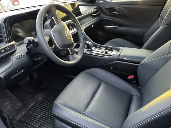 2025 Toyota Crown photo 2