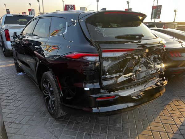 2025 Toyota Crown photo 4