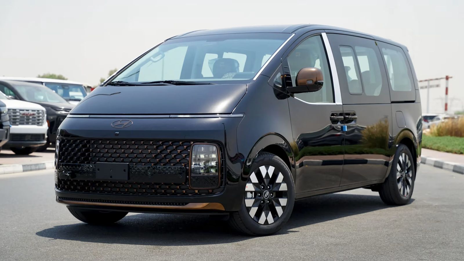 2026 Hyundai Staria