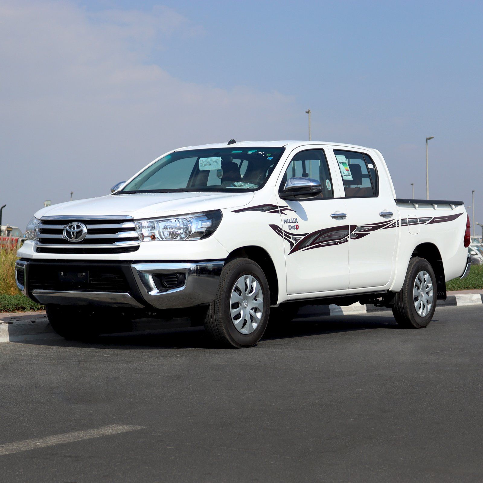 2025 Toyota Hilux photo 2