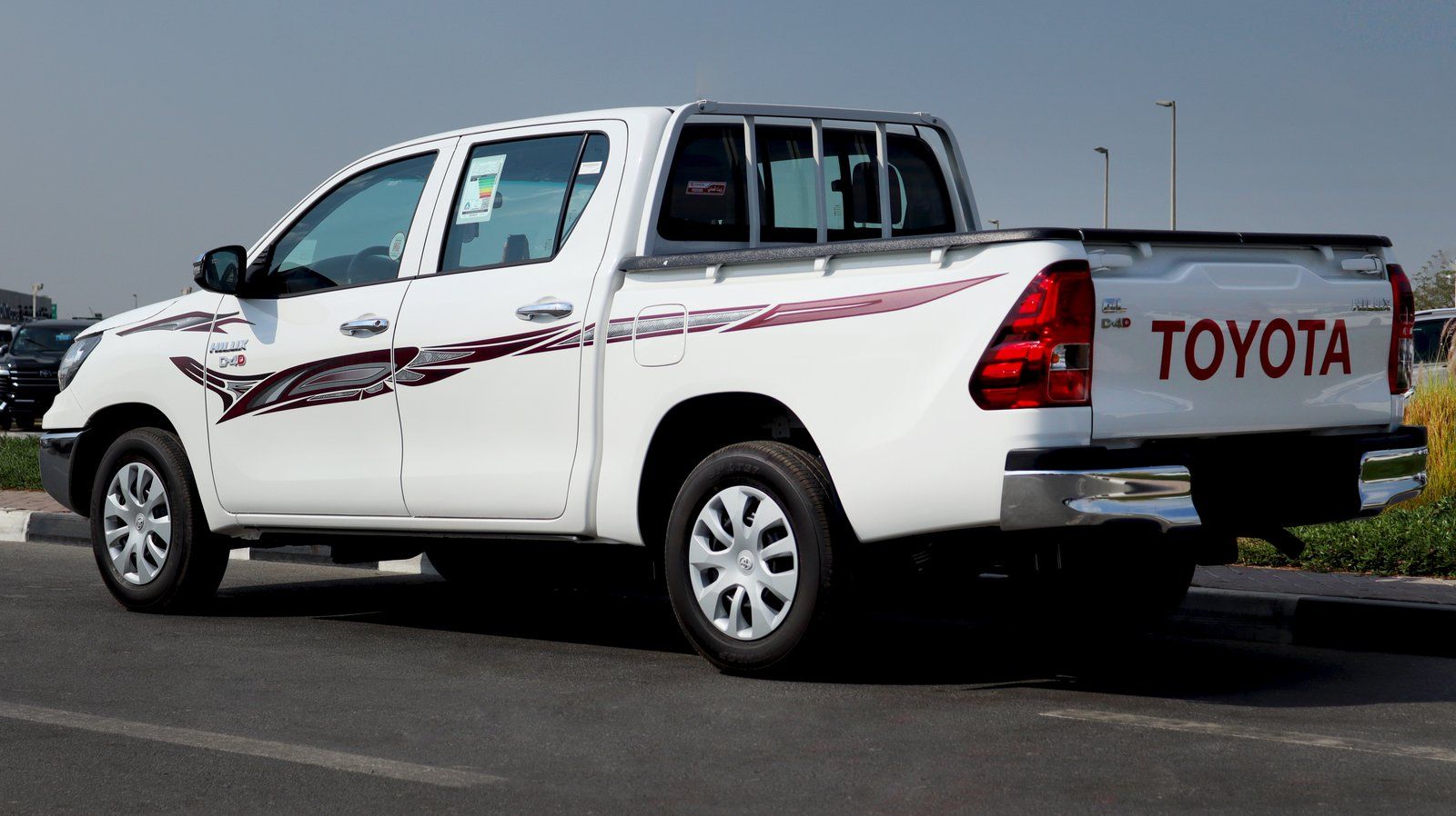 2025 Toyota Hilux photo 3