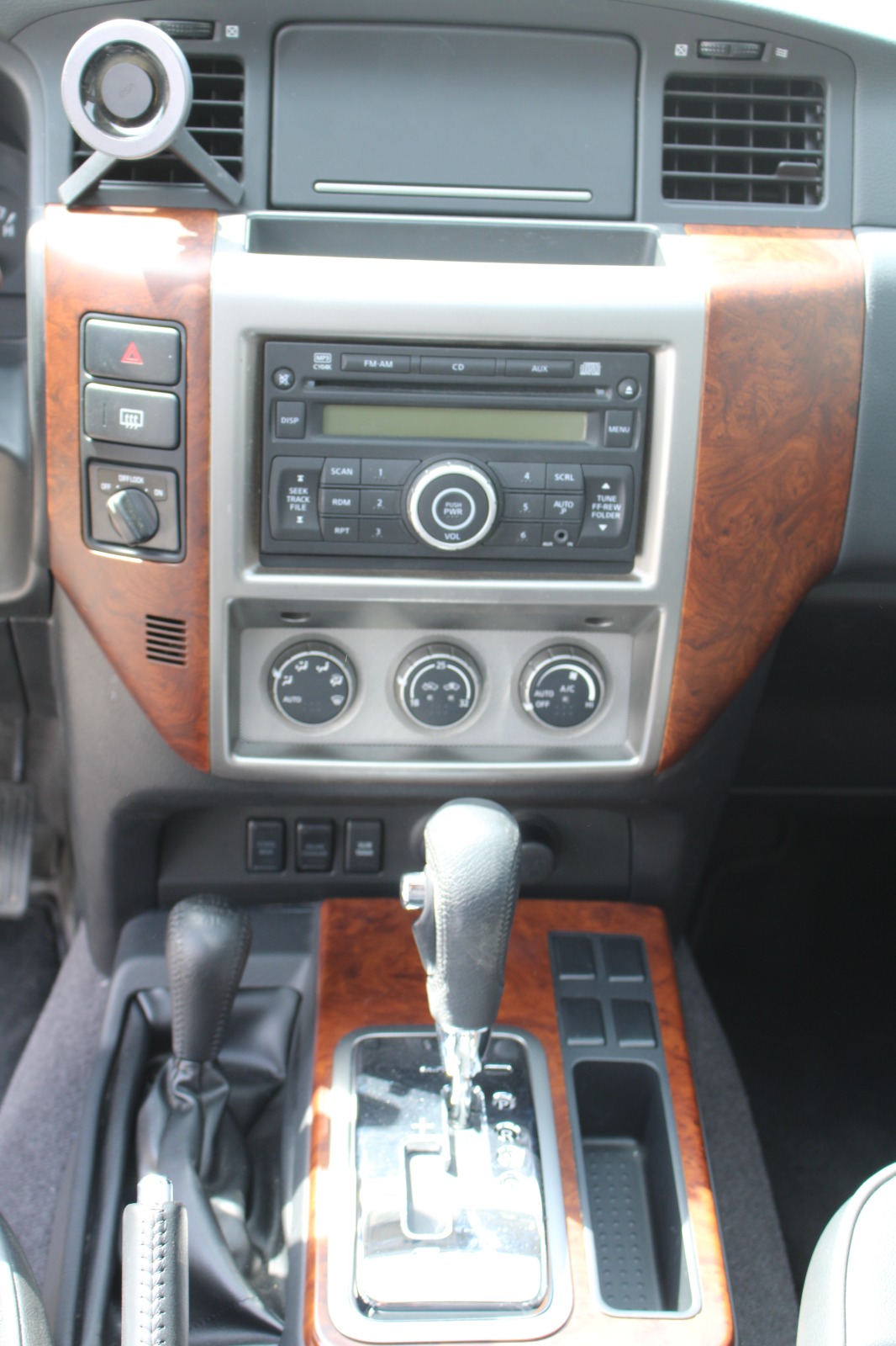 2022 Nissan Patrol Safari photo 4