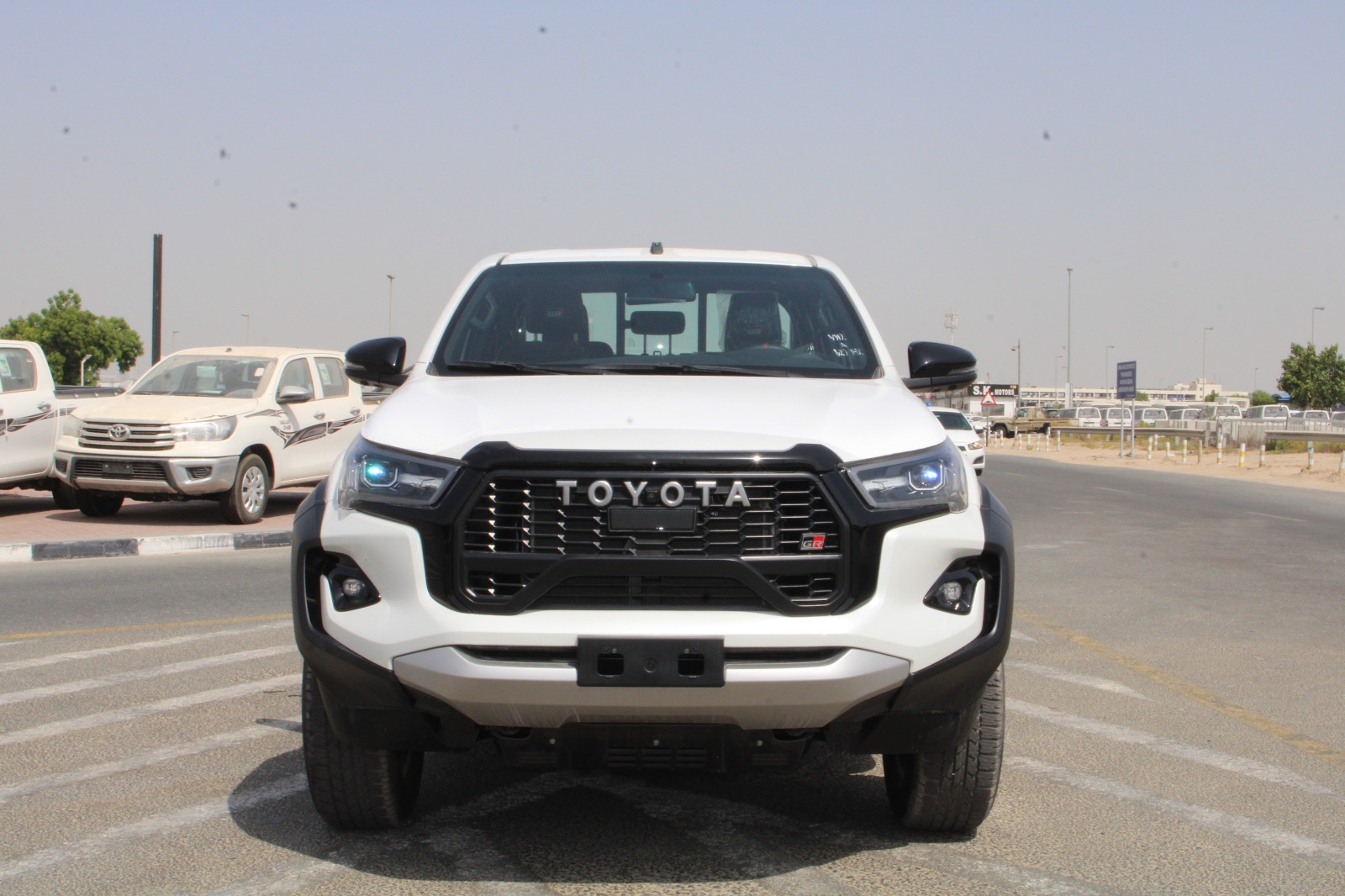 2026 Toyota Hilux photo 2