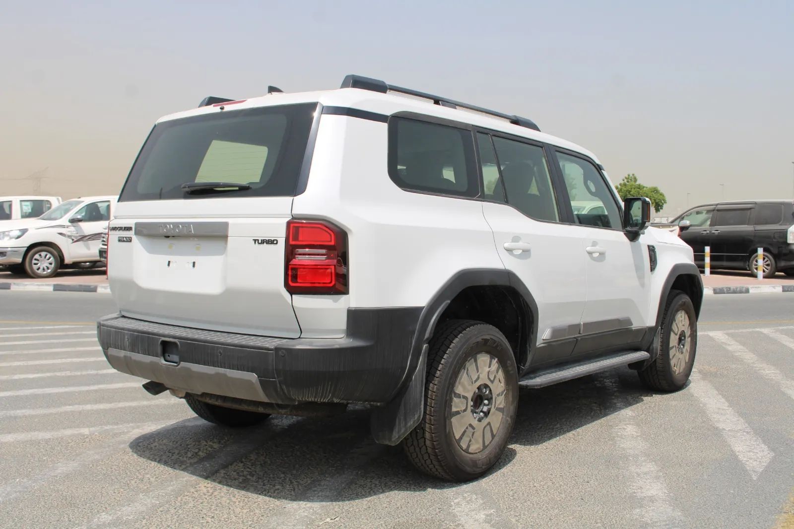 2026 Toyota Land Cruiser Prado photo 3