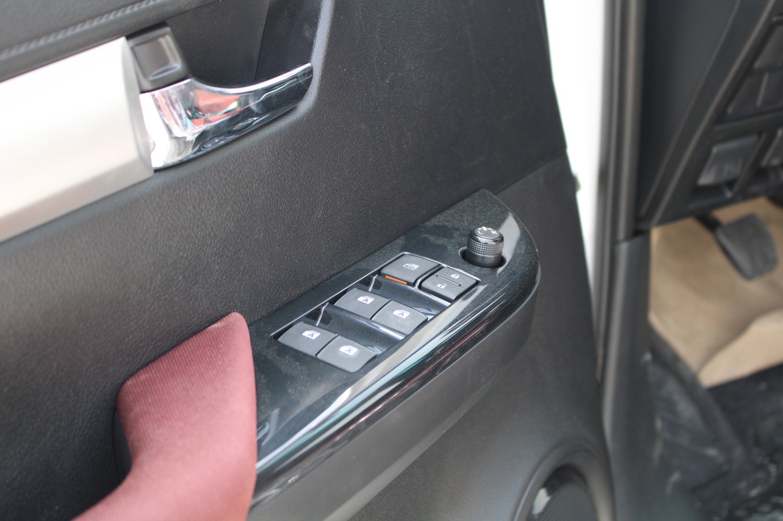 2026 Toyota Hilux photo 3
