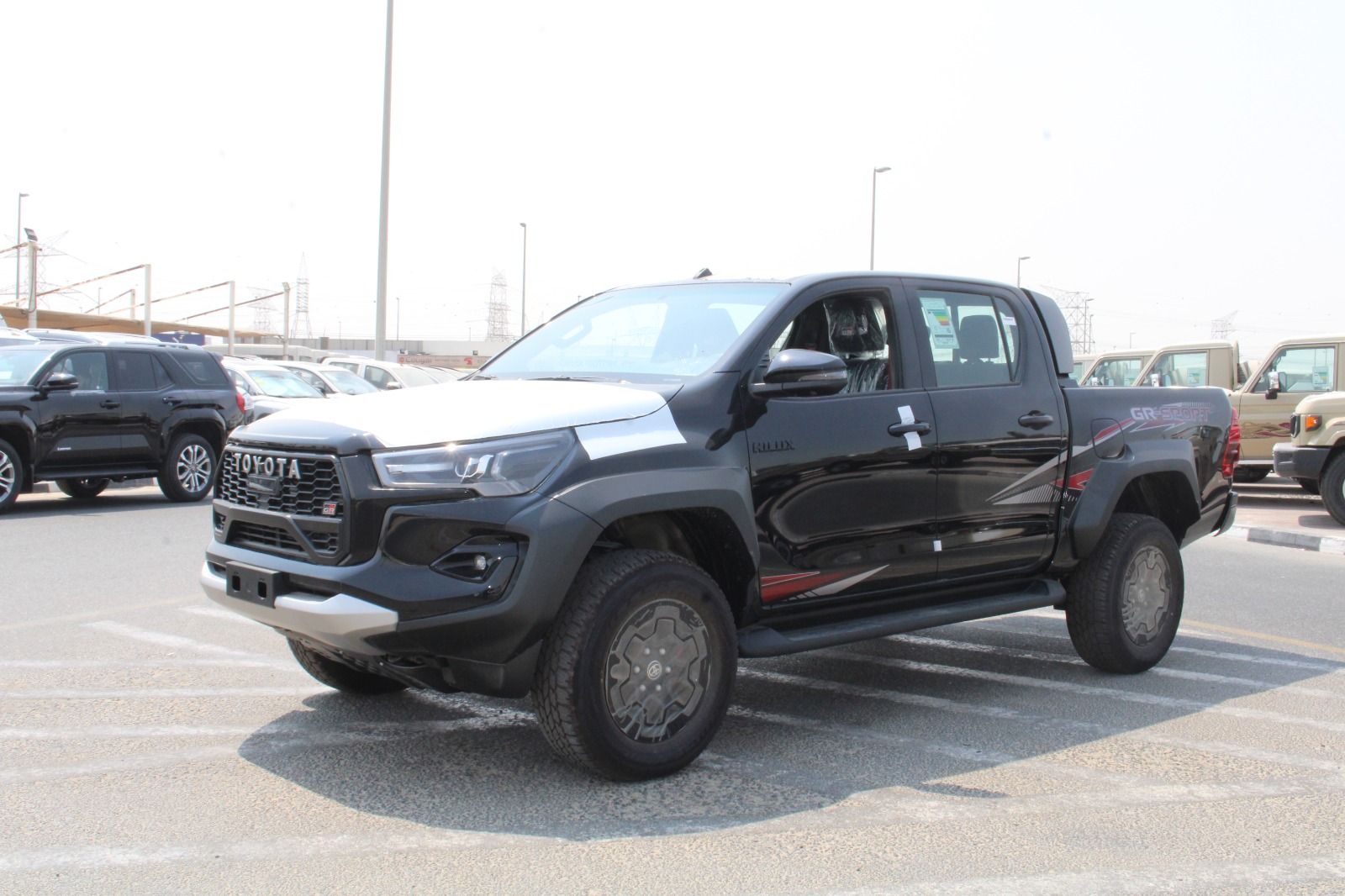 2026 Toyota Hilux photo 2