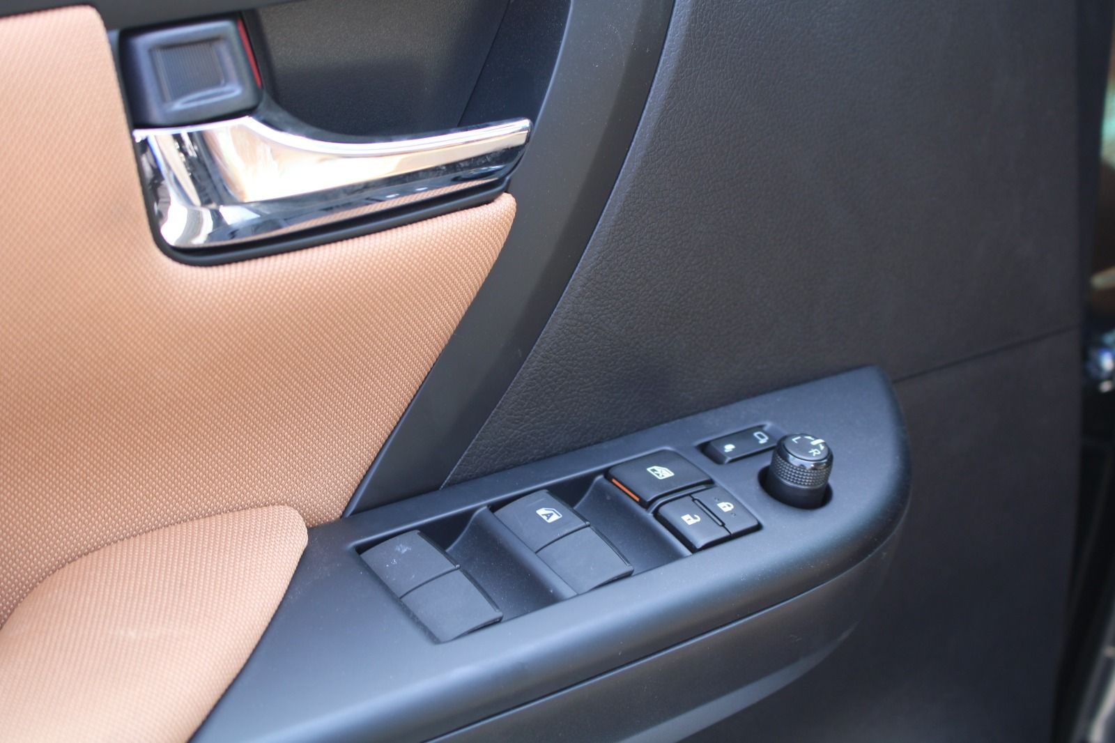 2026 Toyota Fortuner photo 5